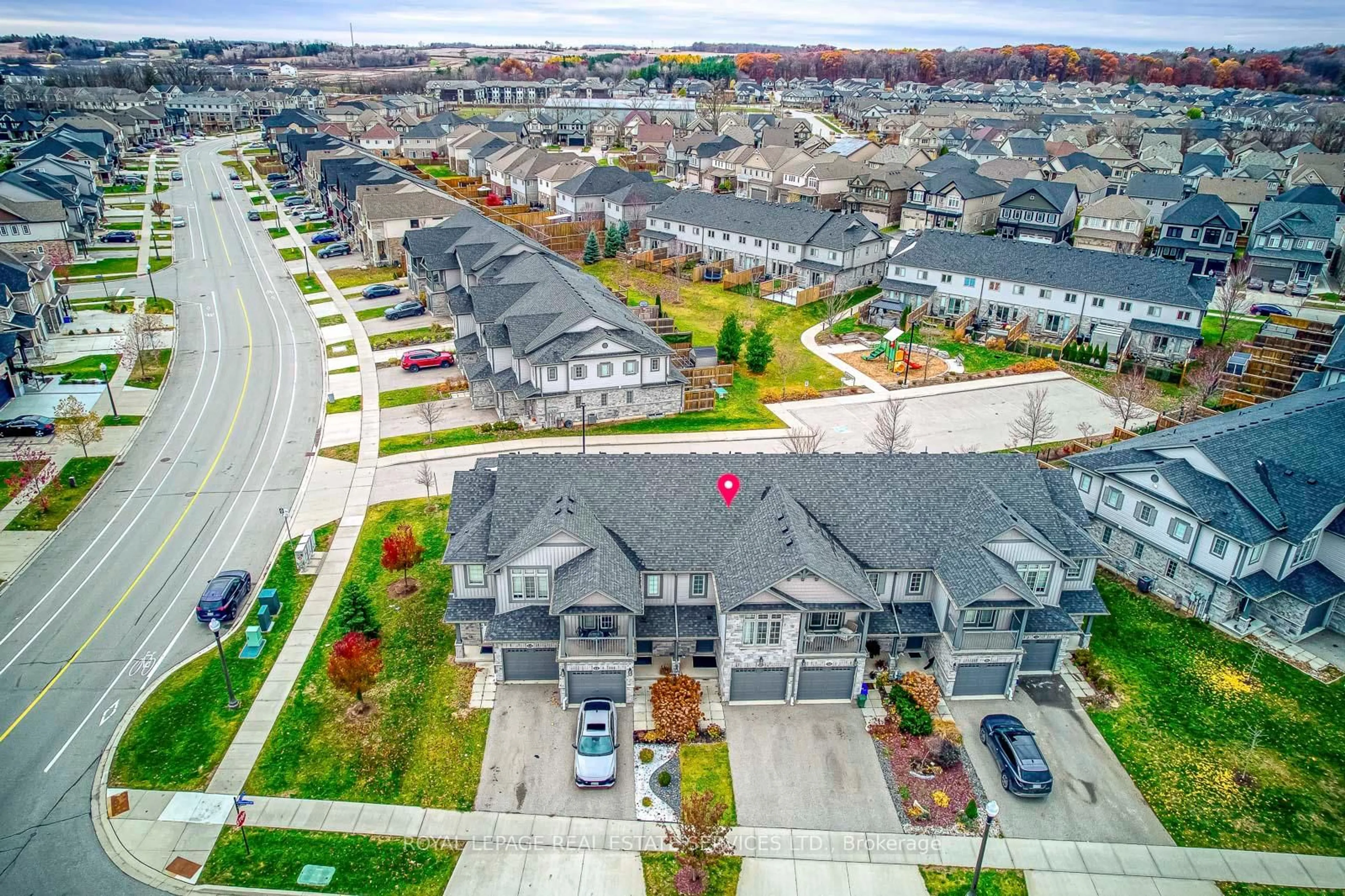A pic from outside/outdoor area/front of a property/back of a property/a pic from drone, street for 60 Netherwood Rd, Kitchener Ontario L2P 0E4