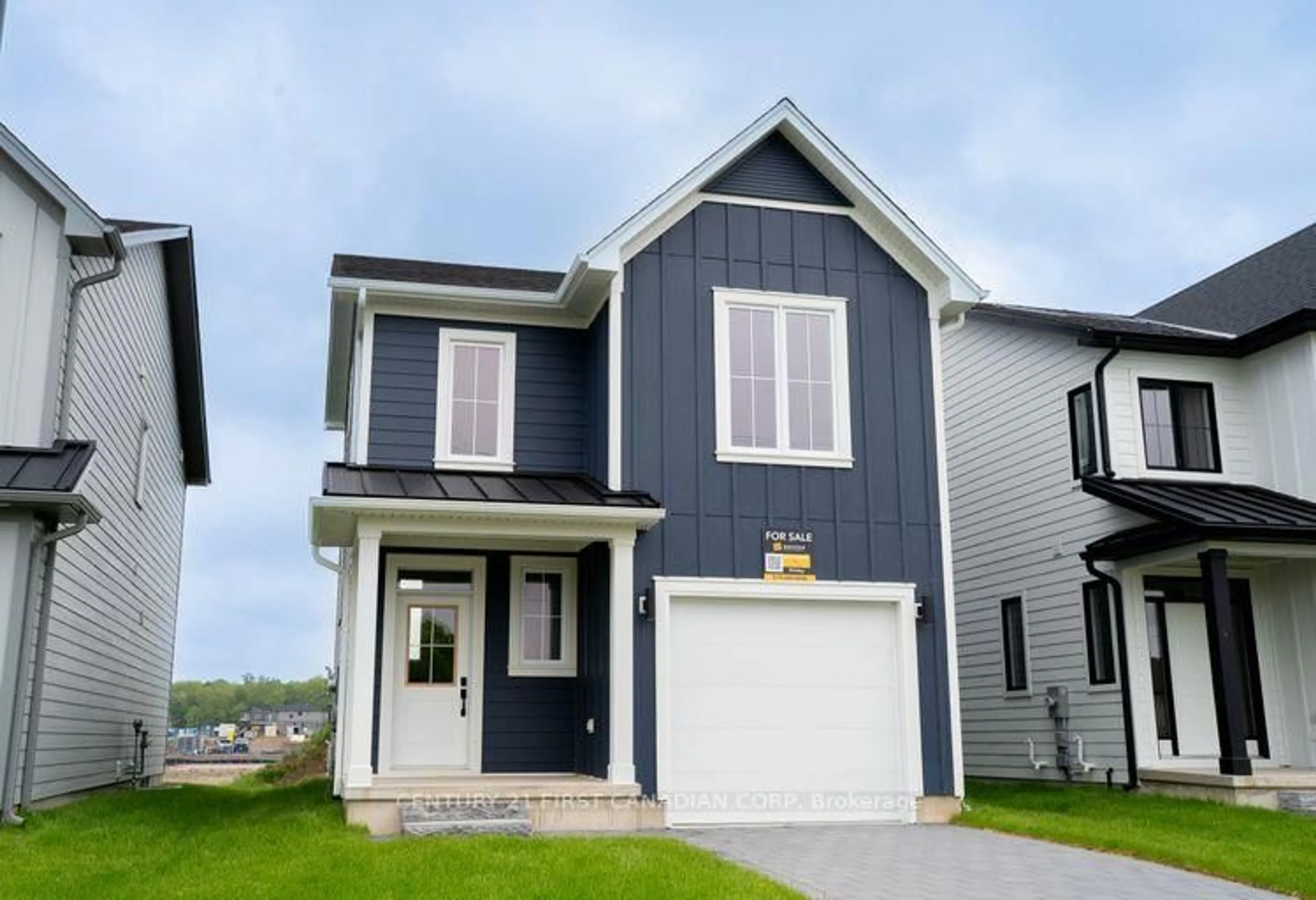 Home with vinyl exterior material, street for 1221 Tulloch Ave, London South Ontario N6M 0L8