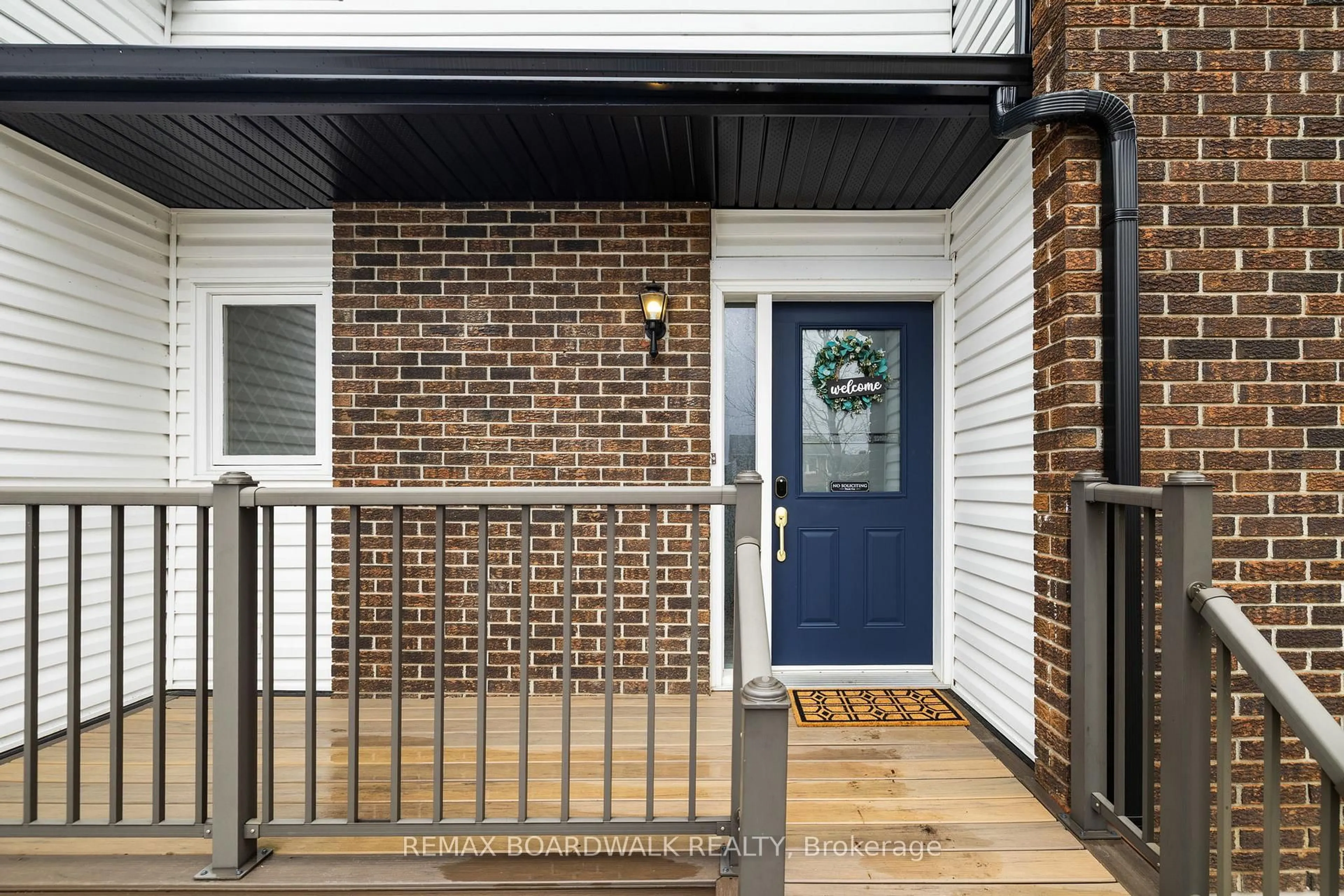 Indoor entryway for 5 Clay St, Almonte Ontario K0A 1A0