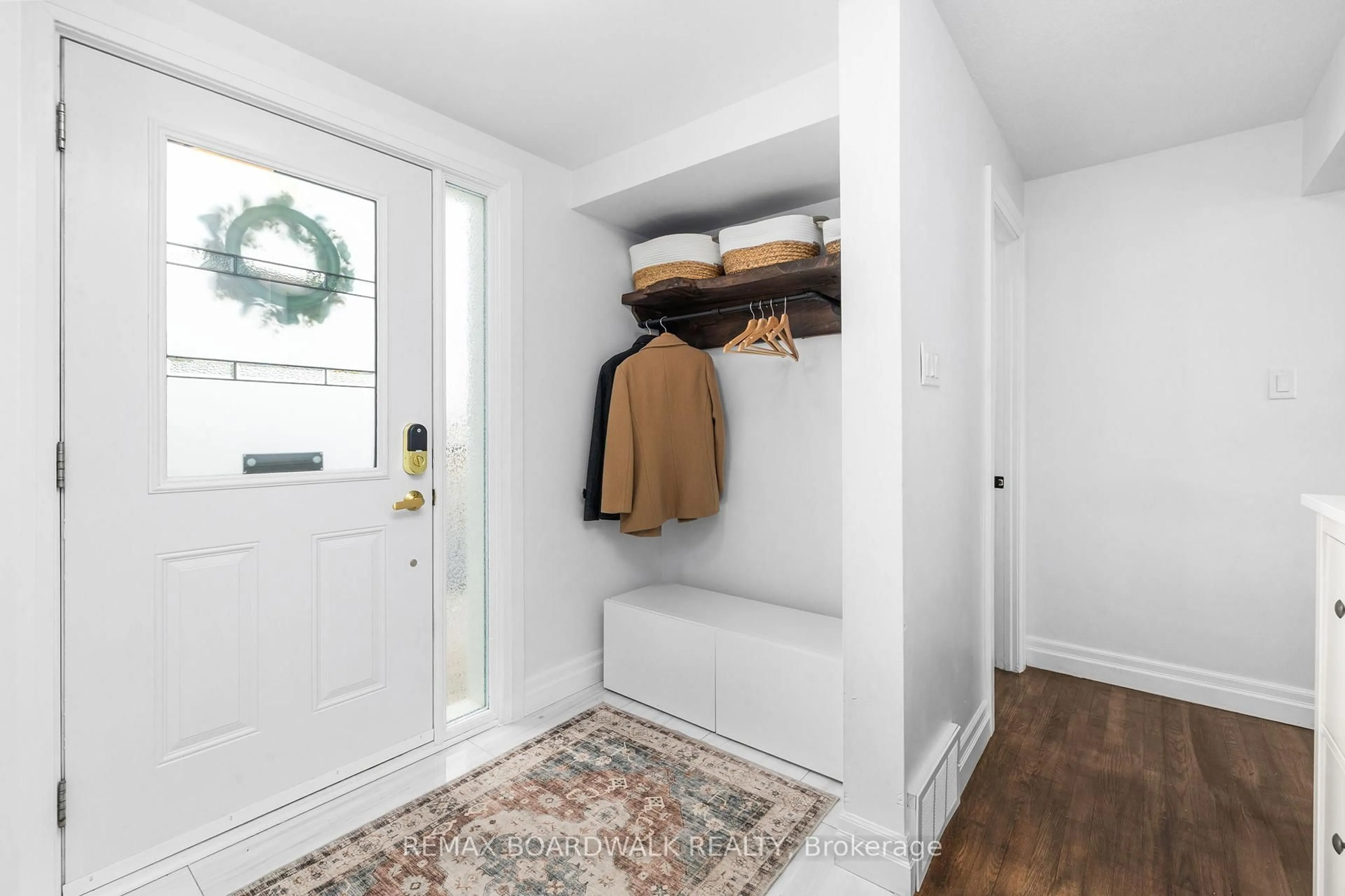 Indoor entryway for 5 Clay St, Almonte Ontario K0A 1A0