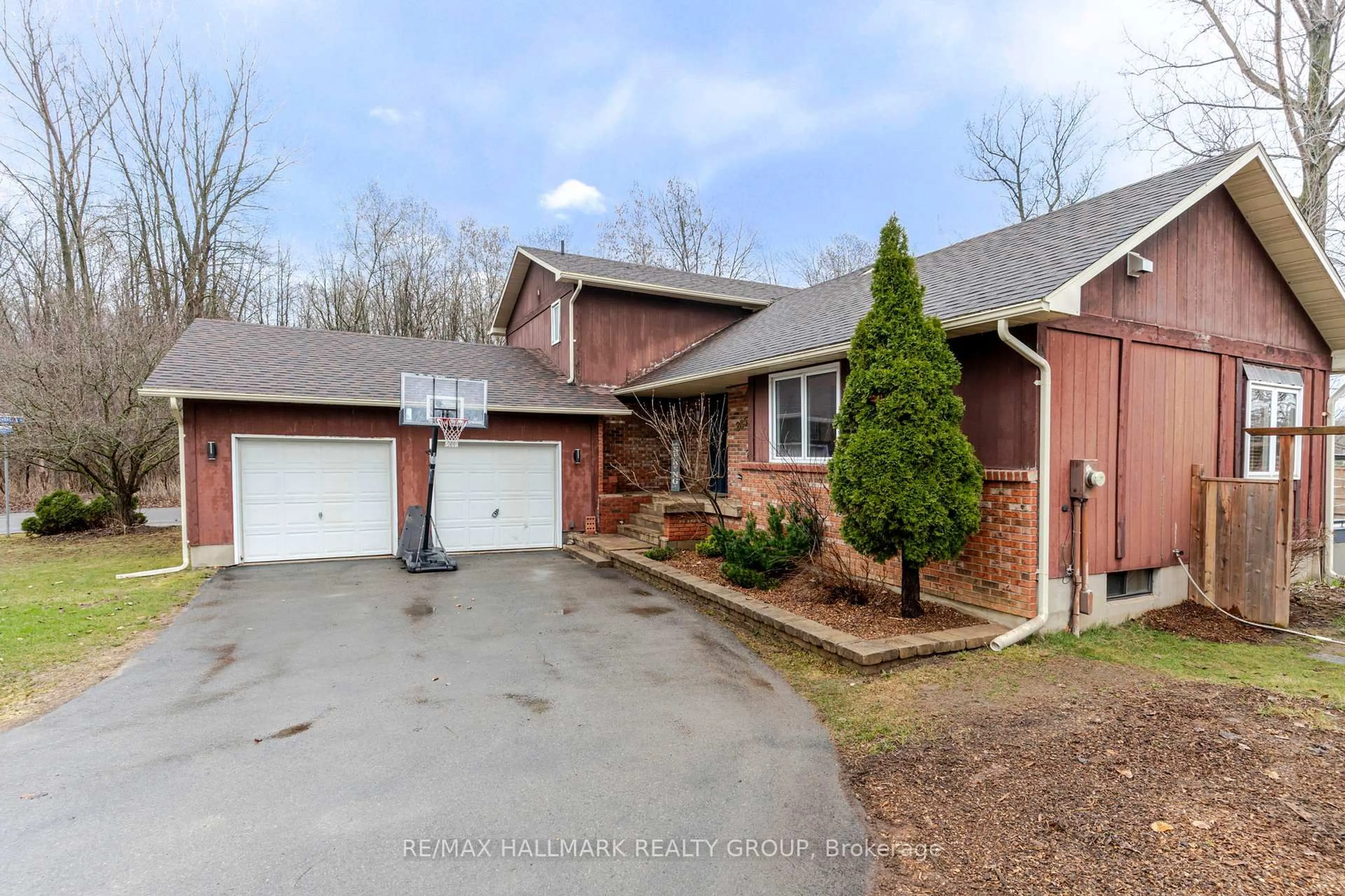 Home with brick exterior material, street for 265 Kingston Cres, Prescott Ontario K0E 1T0