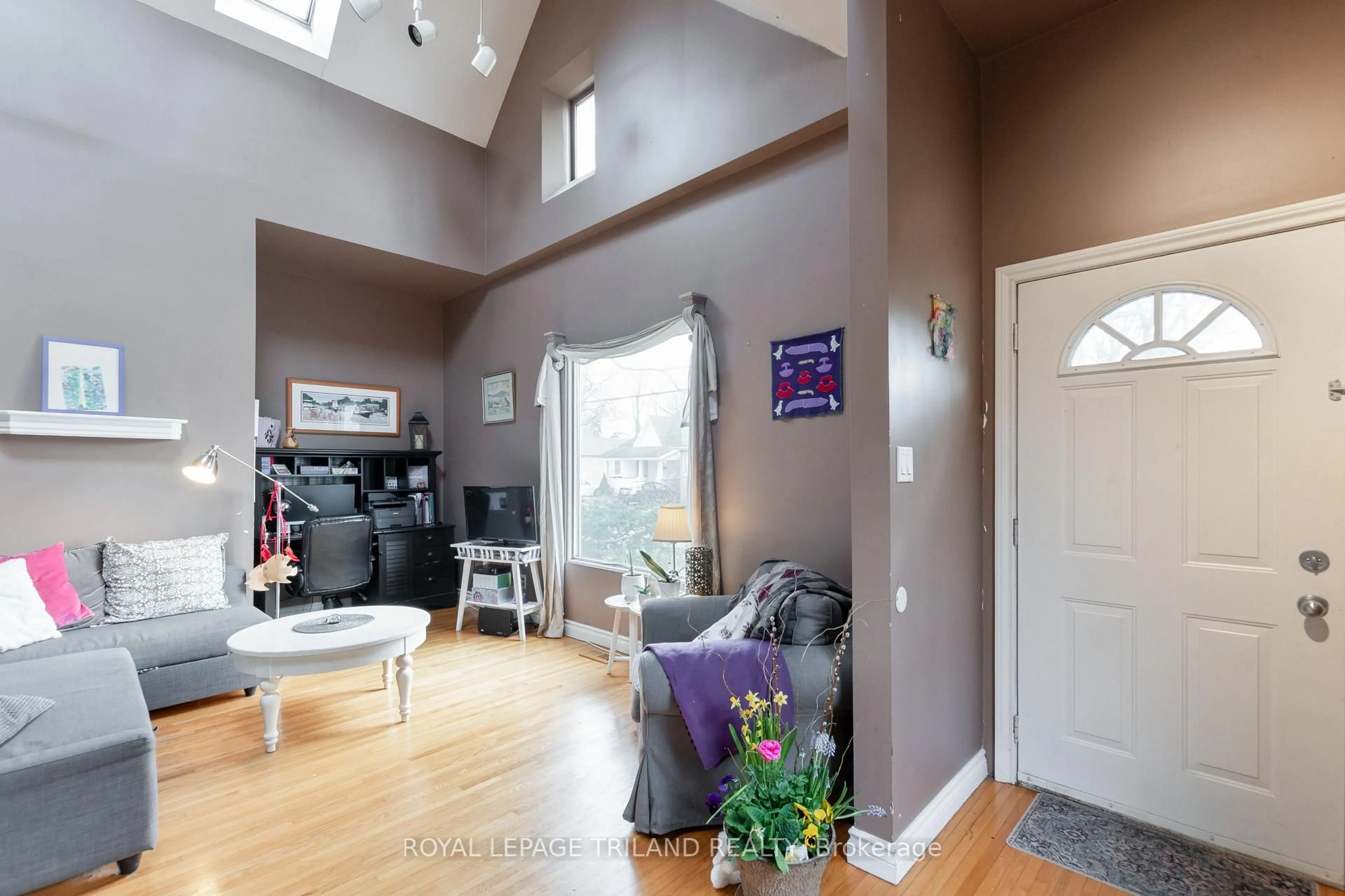 Unknown for 32 St Andrew St, London North Ontario N6H 1Z6