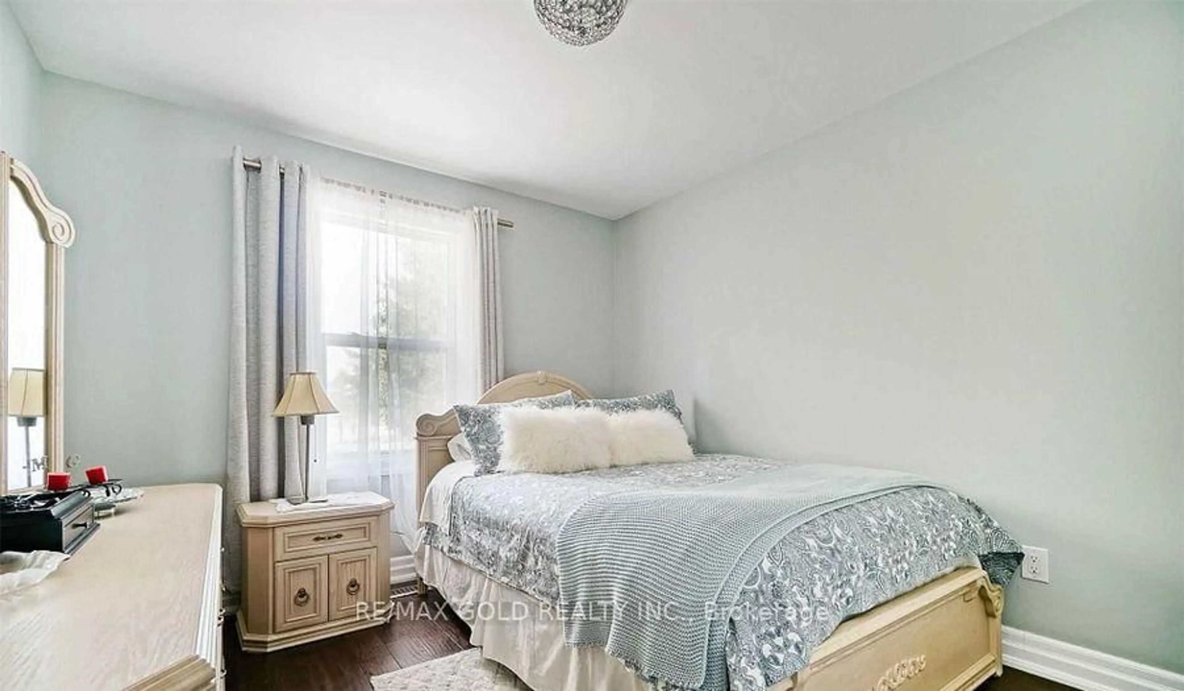 Bedroom with bed, wood/laminate floor for 64312 Dufferin County Rd, East Garafraxa Ontario L9W 7J5