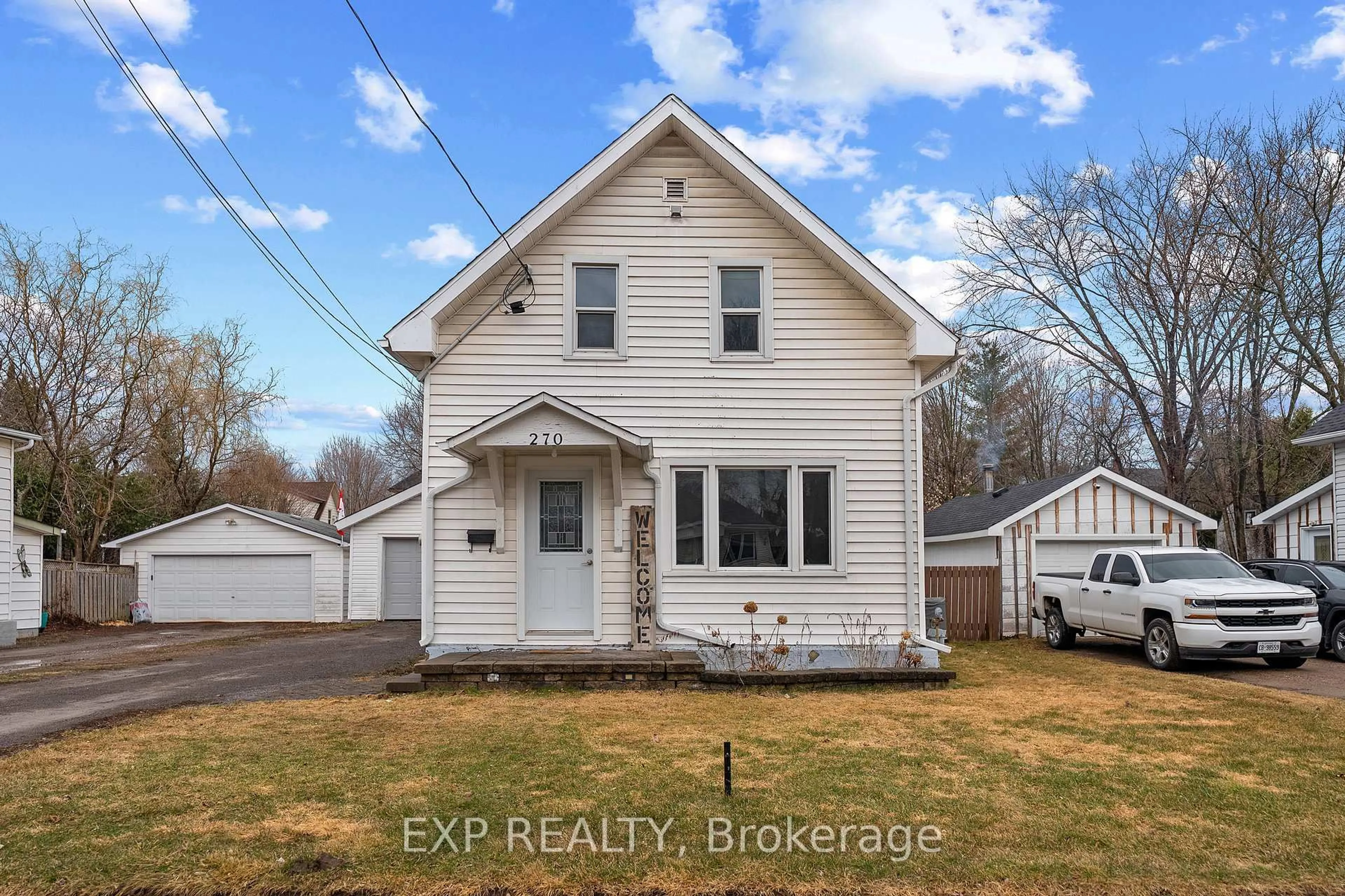 A pic from outside/outdoor area/front of a property/back of a property/a pic from drone, street for 270 HARRY St, Renfrew Ontario K7V 3E3