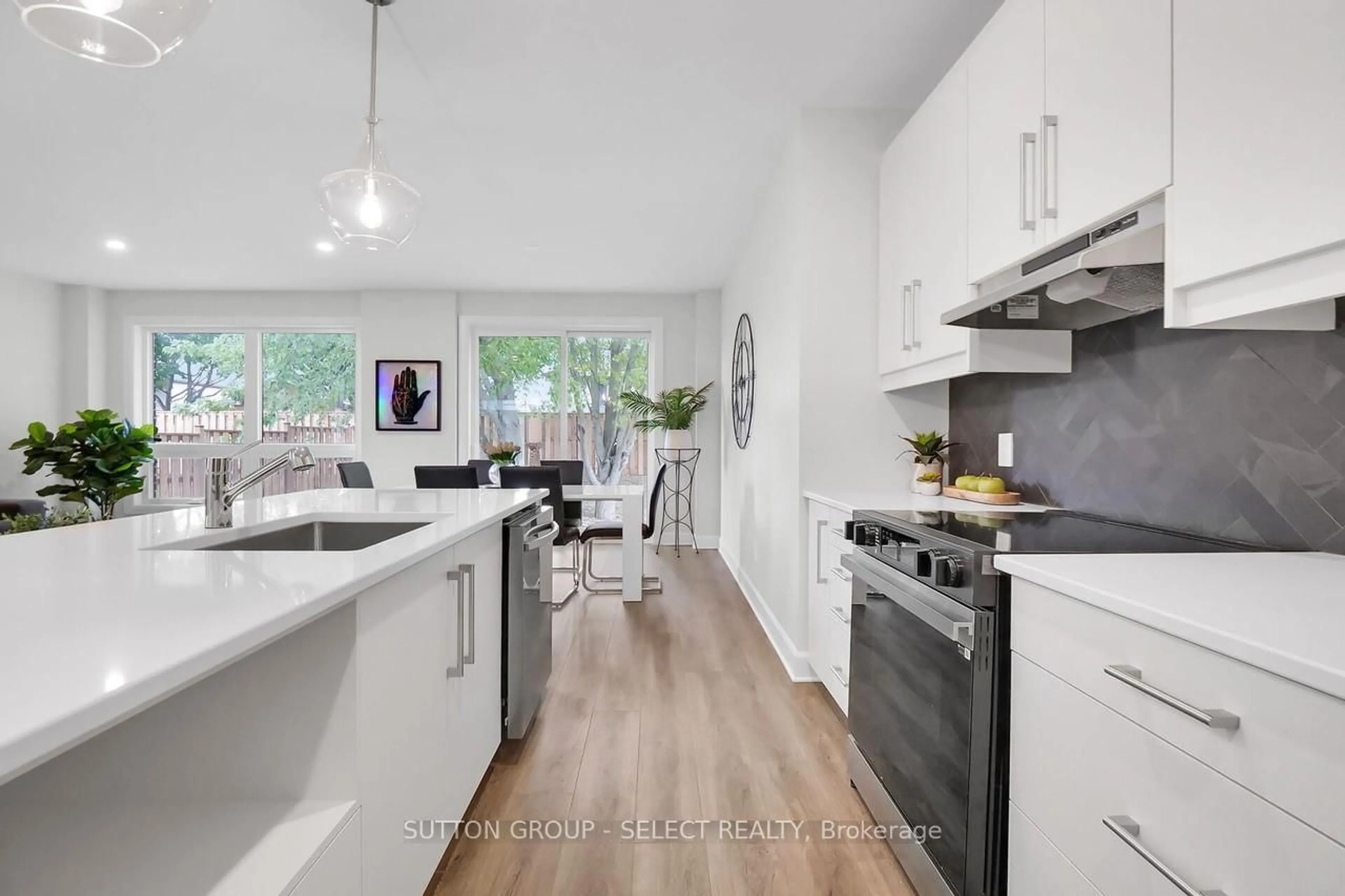 Open concept kitchen, unknown for 42 Lucas Rd, St. Thomas Ontario N5R 0M1