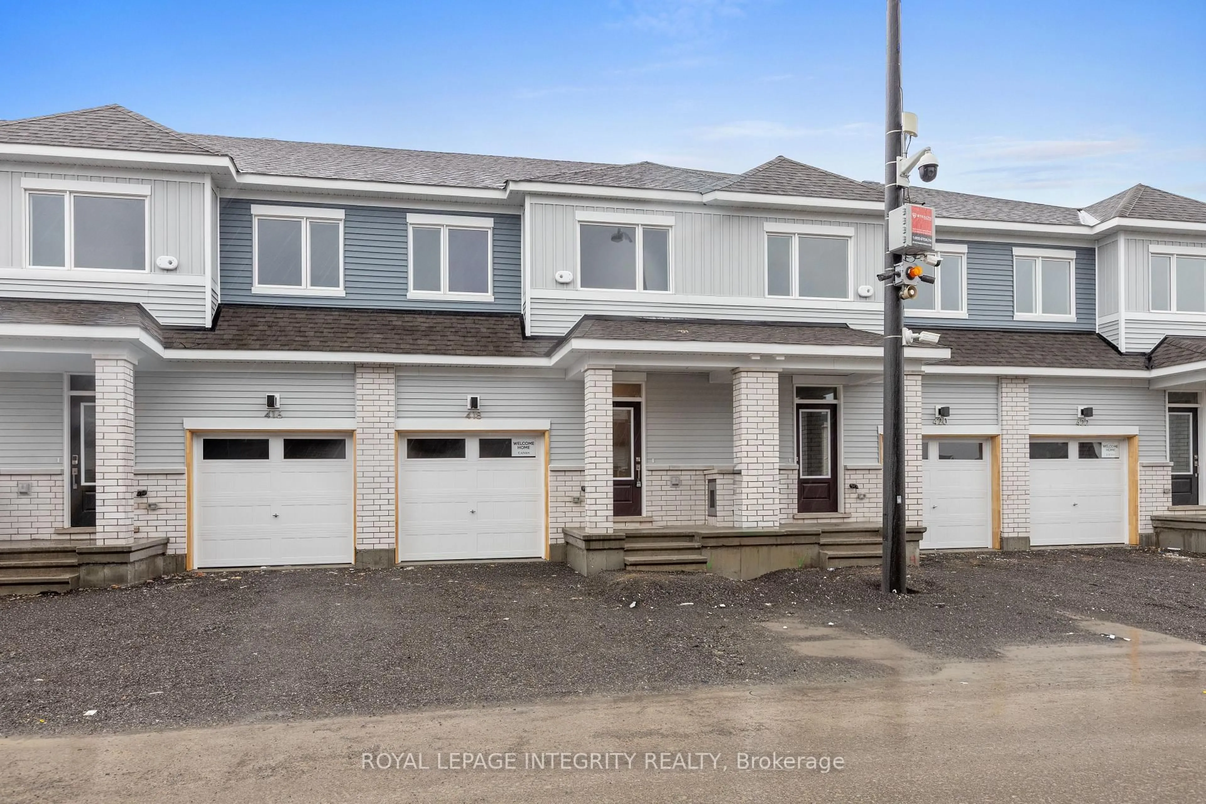 Unknown for 418 Les Emmerson Dr, Ottawa Ontario K2J 4J4