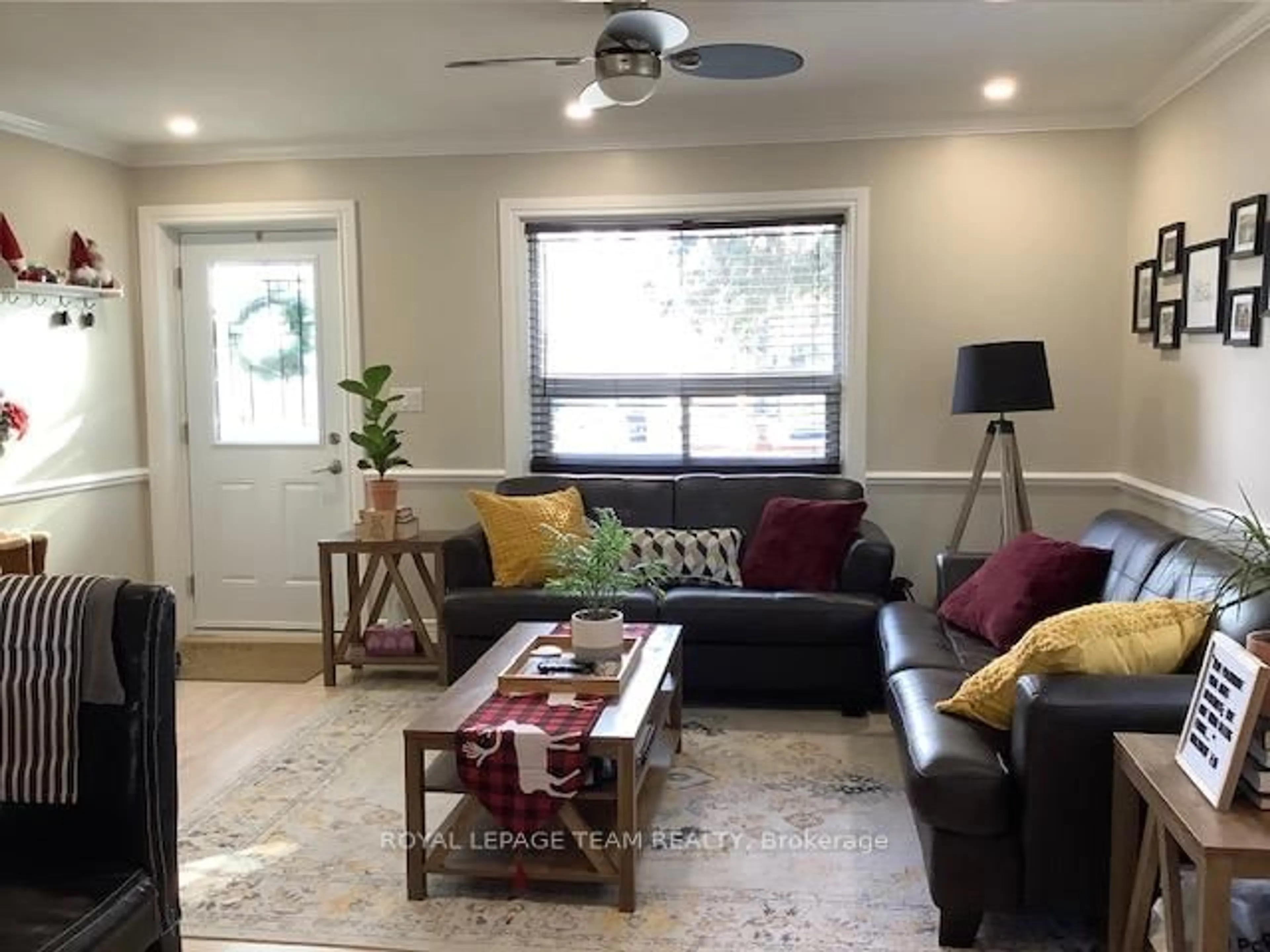 Living room with furniture, unknown for 5425 Otto St, Osgoode Ontario K0A 2W0