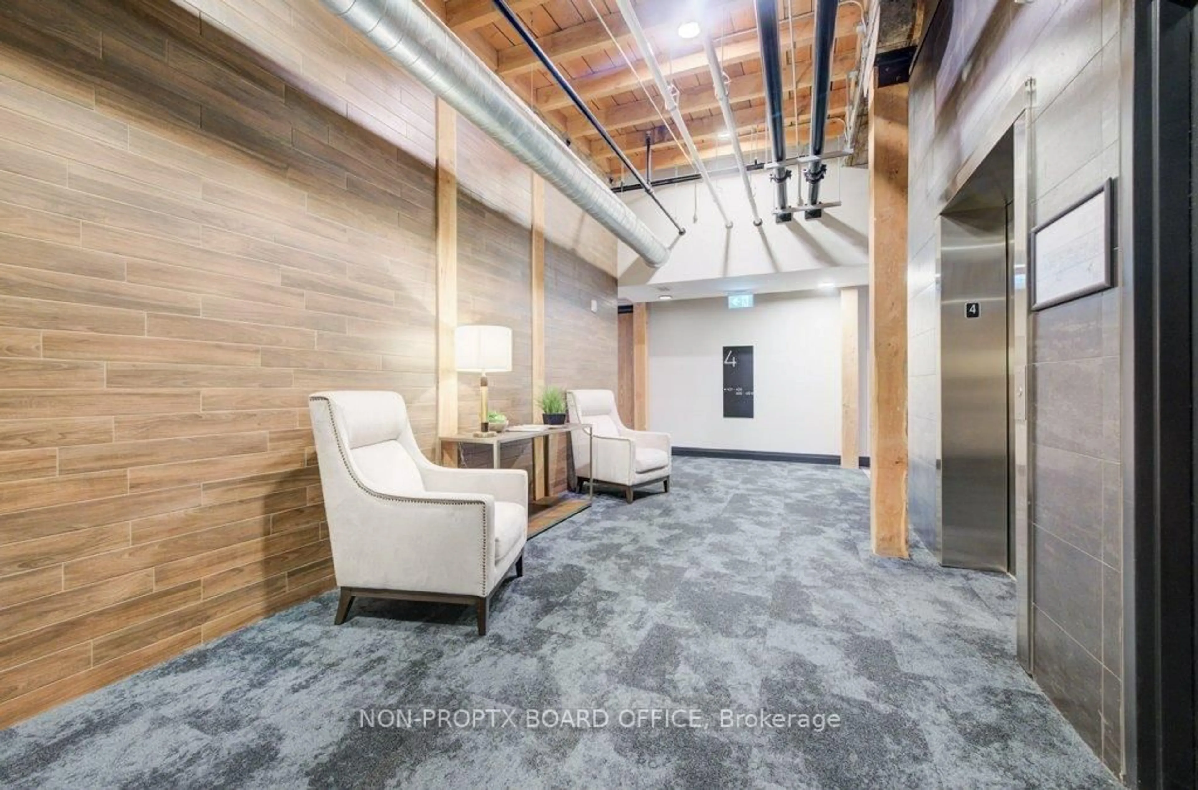 Indoor foyer for 19 Guelph Ave #405, Cambridge Ontario N3C 1A2