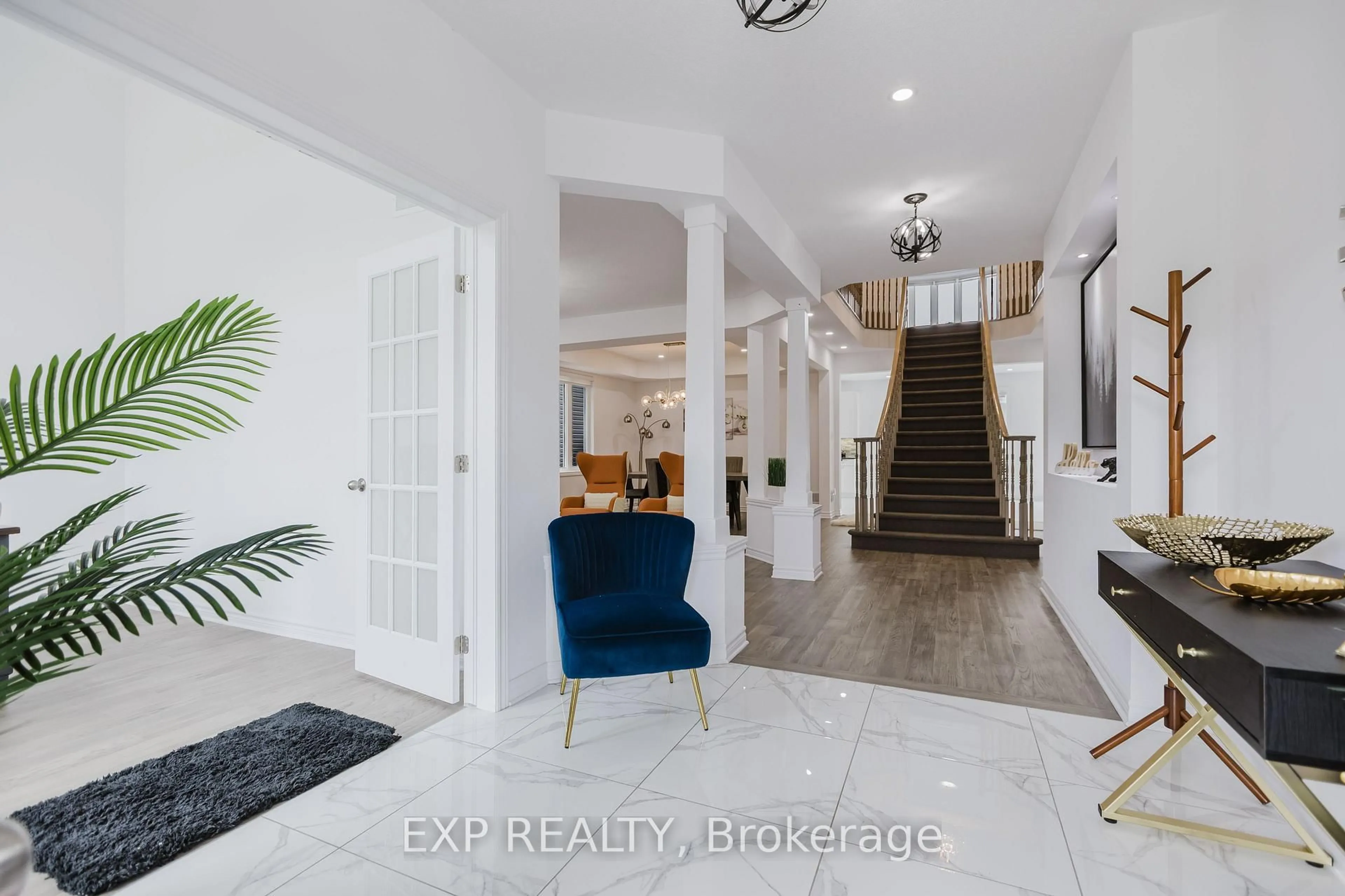 Indoor entryway for 504 Albert Boyd Private, Carp Ontario K0A 1L0