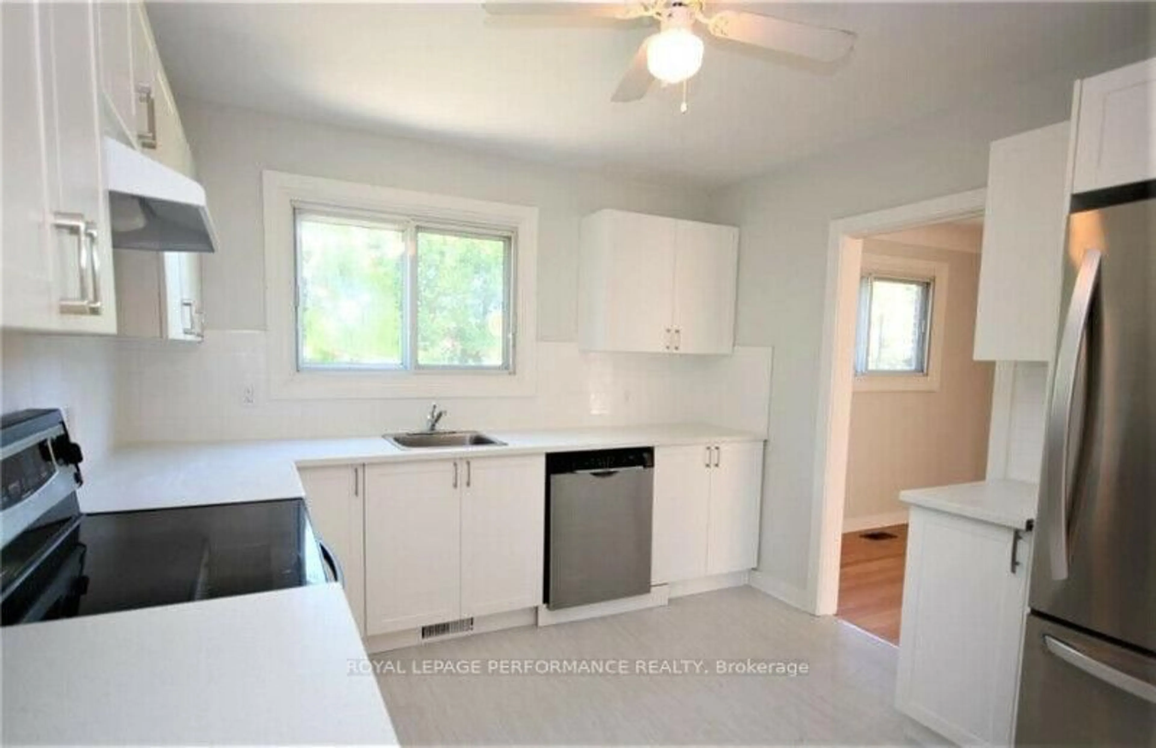 Standard kitchen, unknown for 1779 Kerr Ave, Ottawa Ontario K2A 1H9