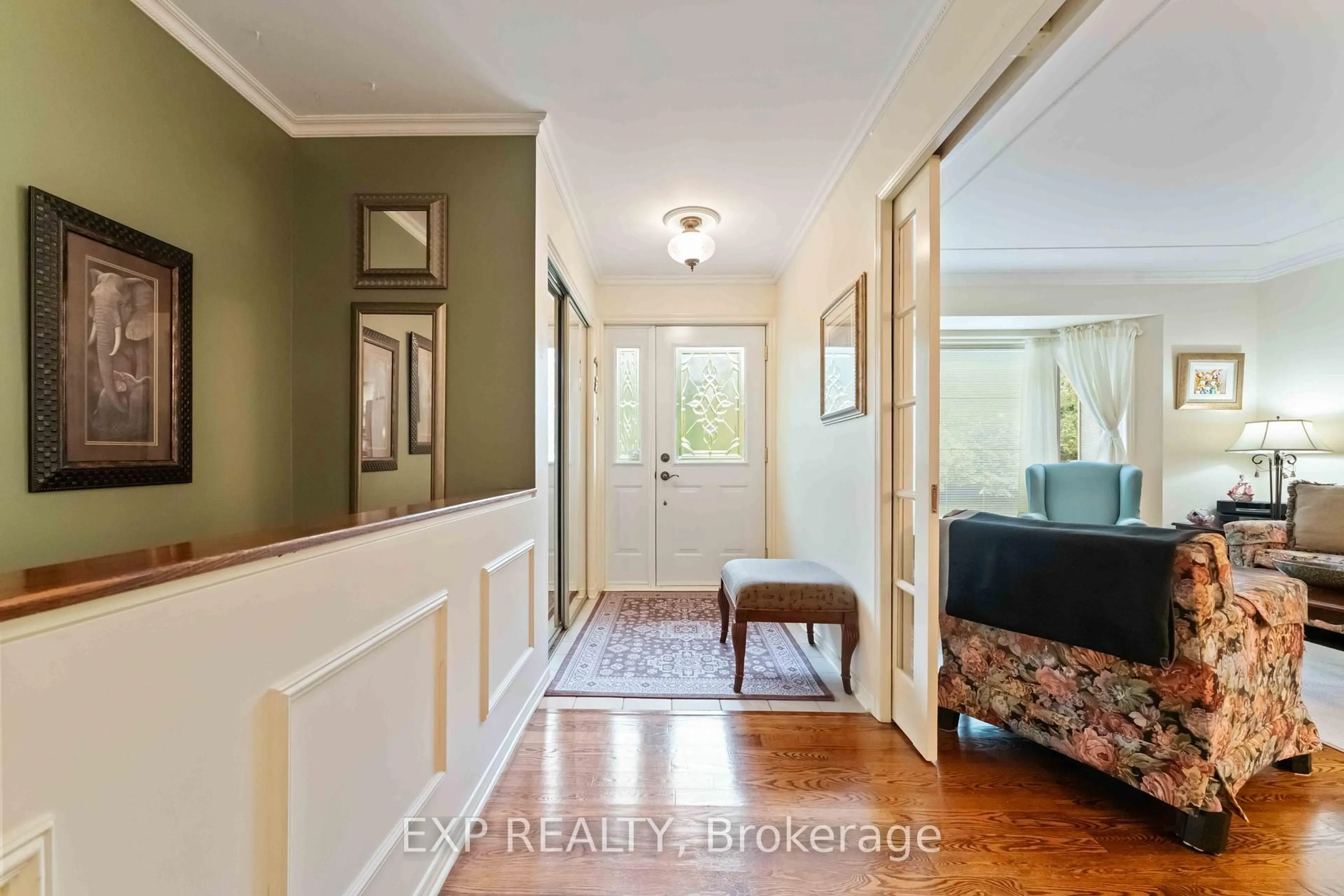 Indoor entryway for 16 Evelyn St, Stittsville Ontario K2S 1M9