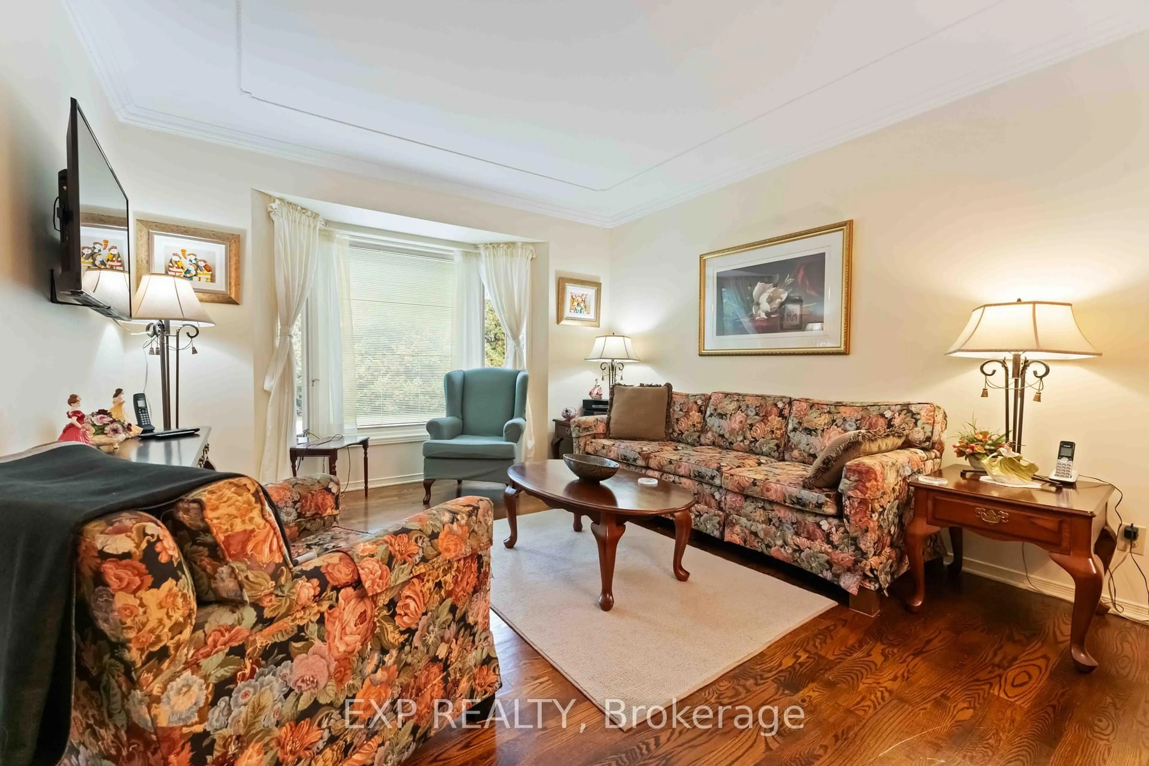 Living room with furniture, unknown for 16 Evelyn St, Stittsville Ontario K2S 1M9