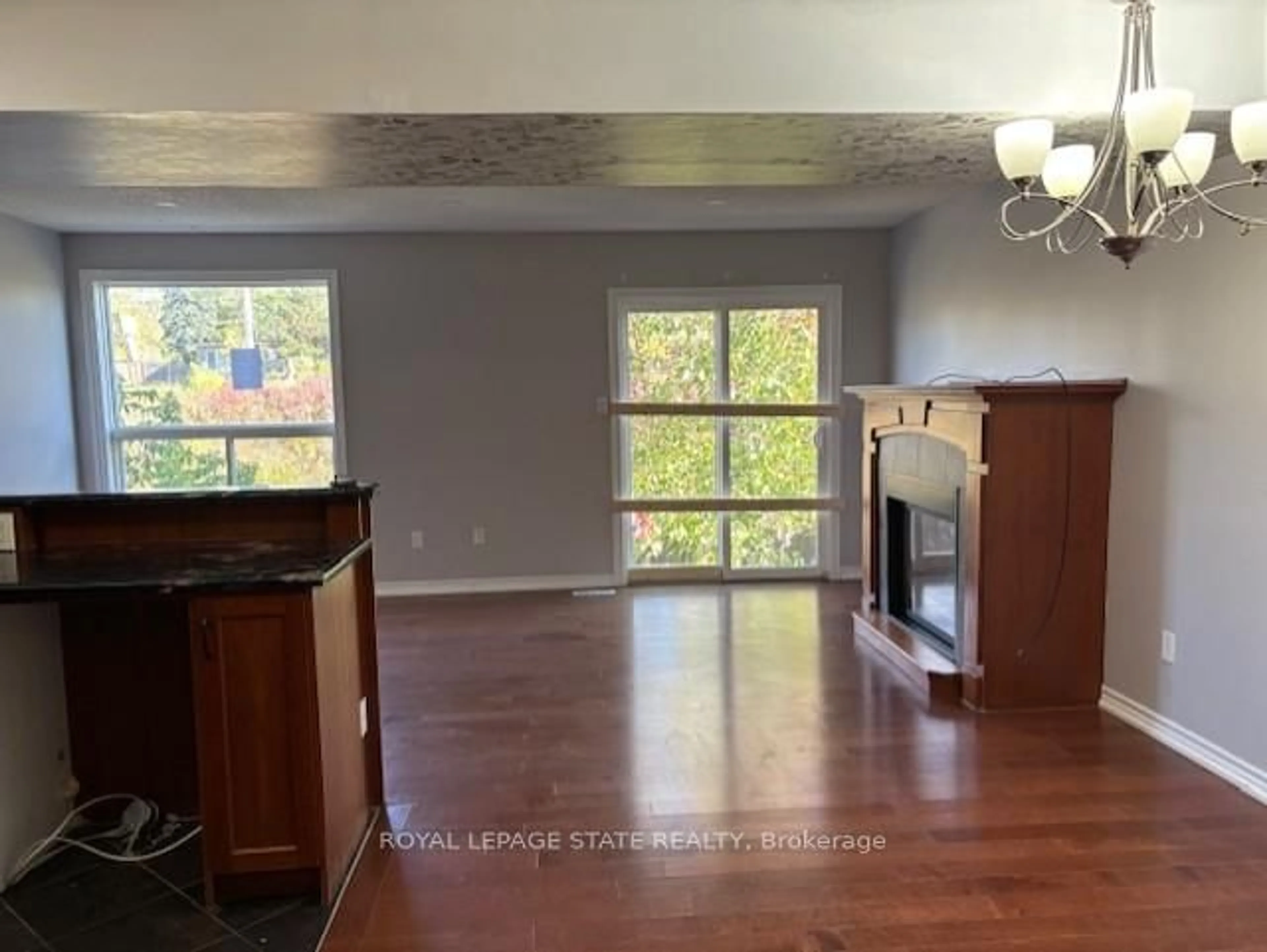 A pic of a room for 45 Thames Way, Hamilton Ontario L0R 1W0