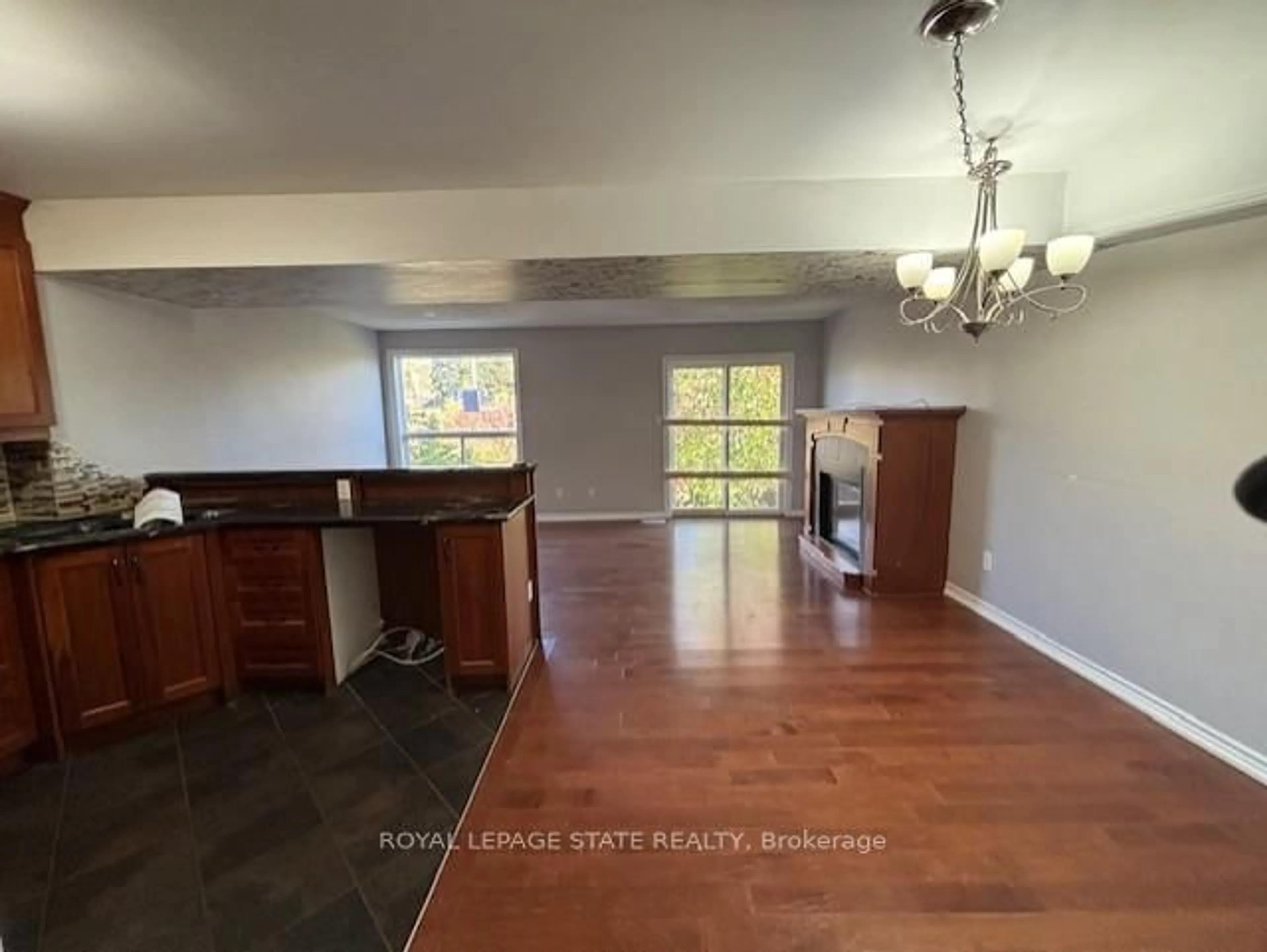 A pic of a room for 45 Thames Way, Hamilton Ontario L0R 1W0