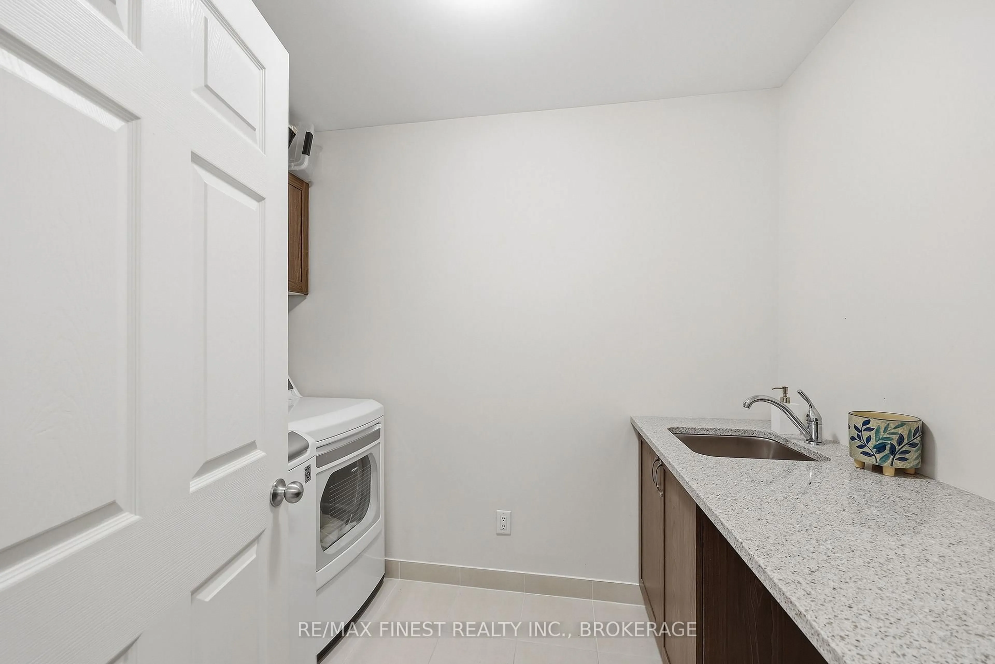 Unknown for 1669 Tenley Dr, Kingston Ontario K7P 0S4