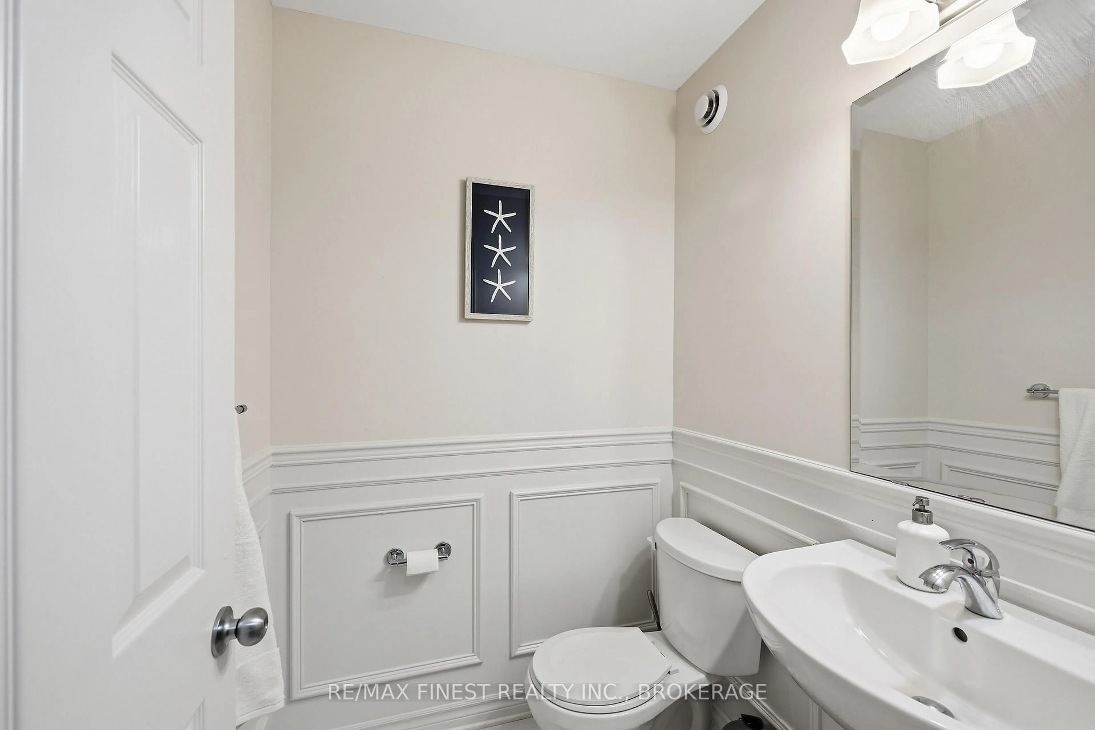 Standard bathroom, ceramic/tile floor for 1669 Tenley Dr, Kingston Ontario K7P 0S4