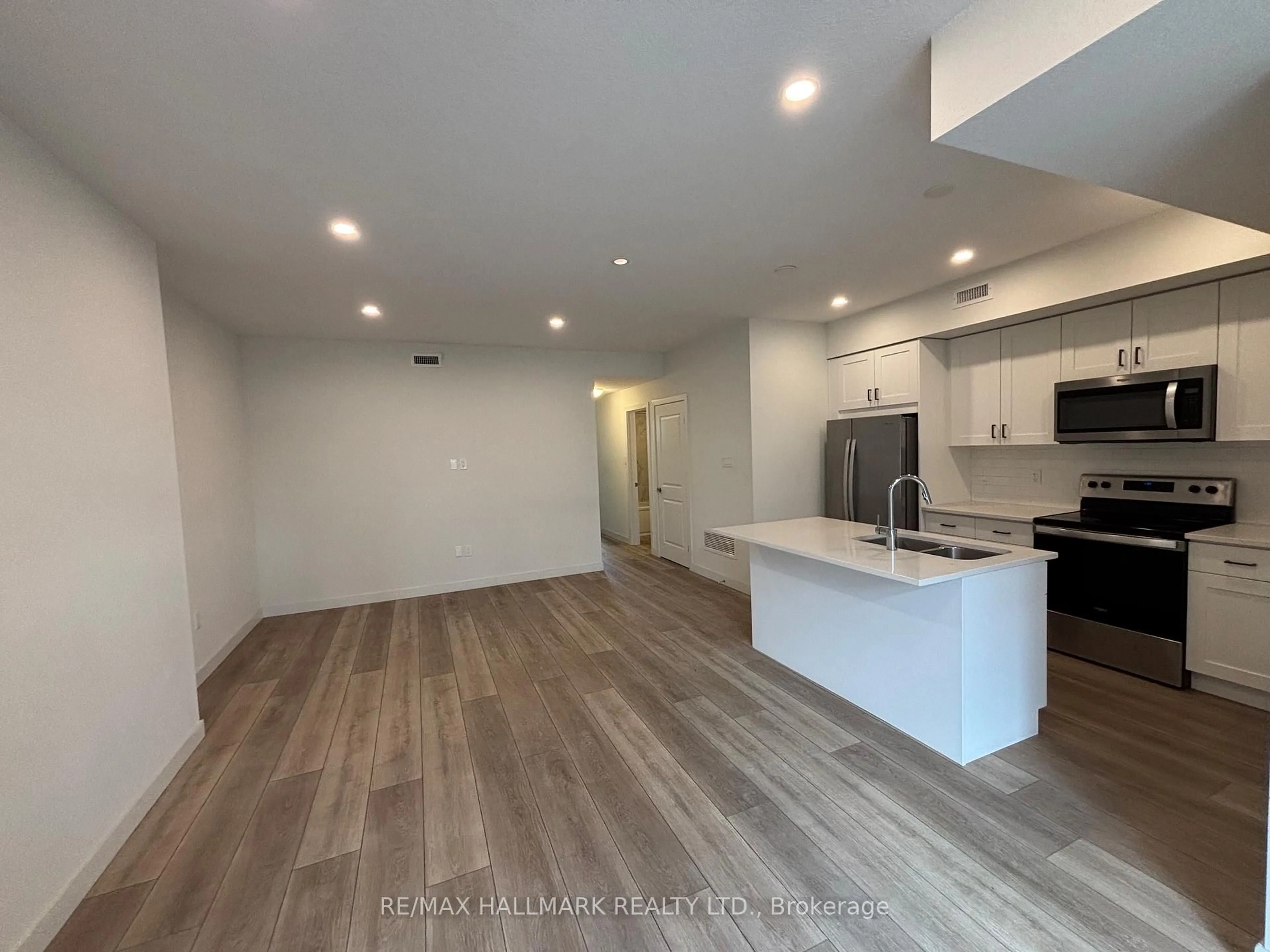 Open concept kitchen, unknown for 405 Myers Rd #1, Cambridge Ontario N1P 0B6