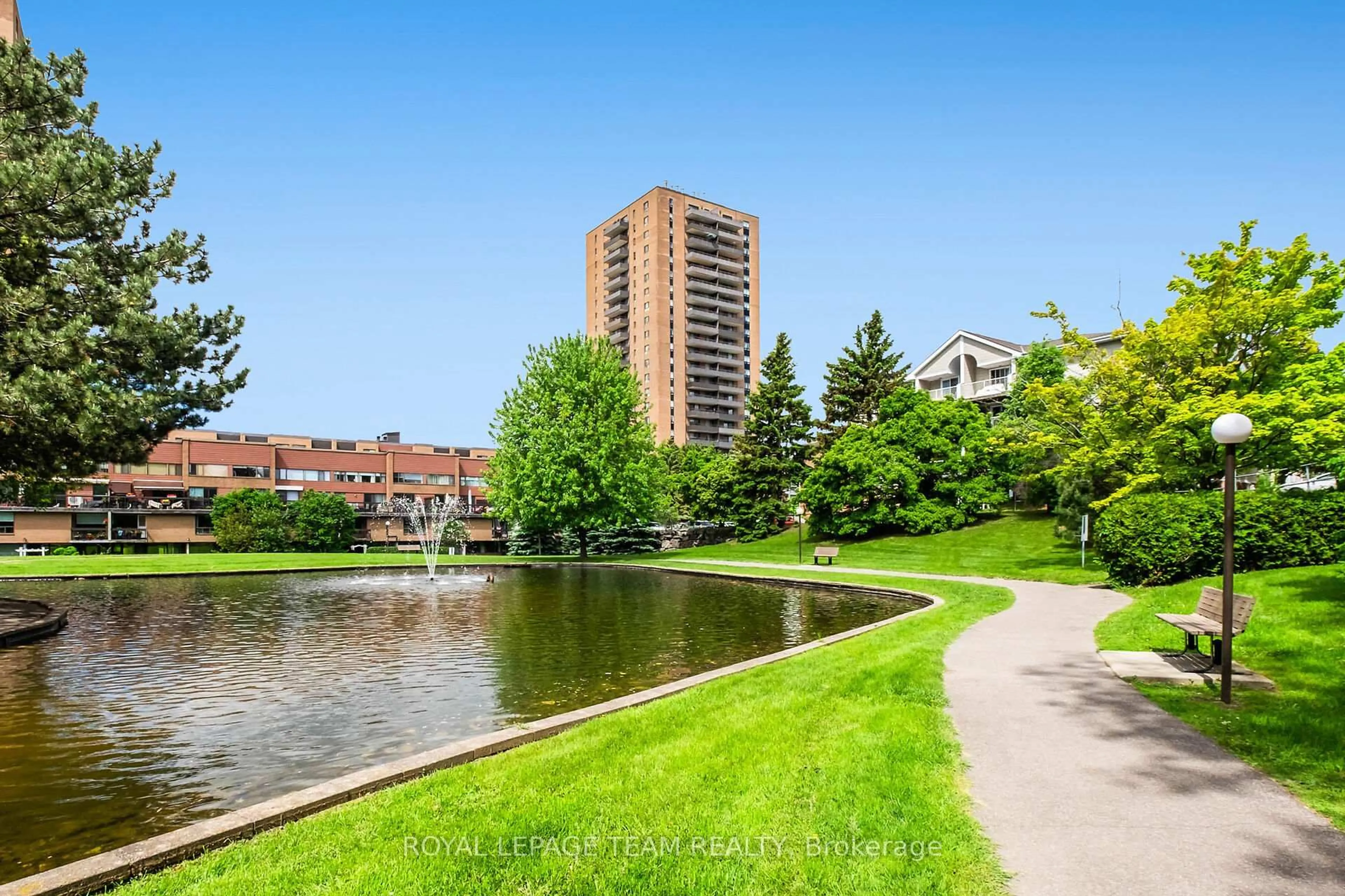 Patio, water/lake/river/ocean view for 515 St Laurent Blvd #2012, Ottawa Ontario K1L 3X5