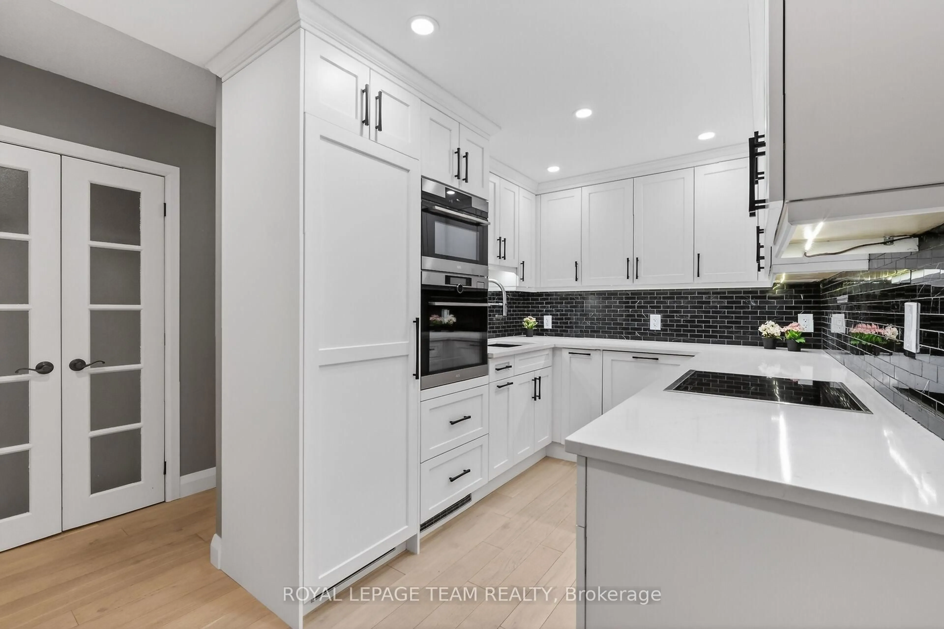 Contemporary kitchen, unknown for 515 St Laurent Blvd #2012, Ottawa Ontario K1L 3X5