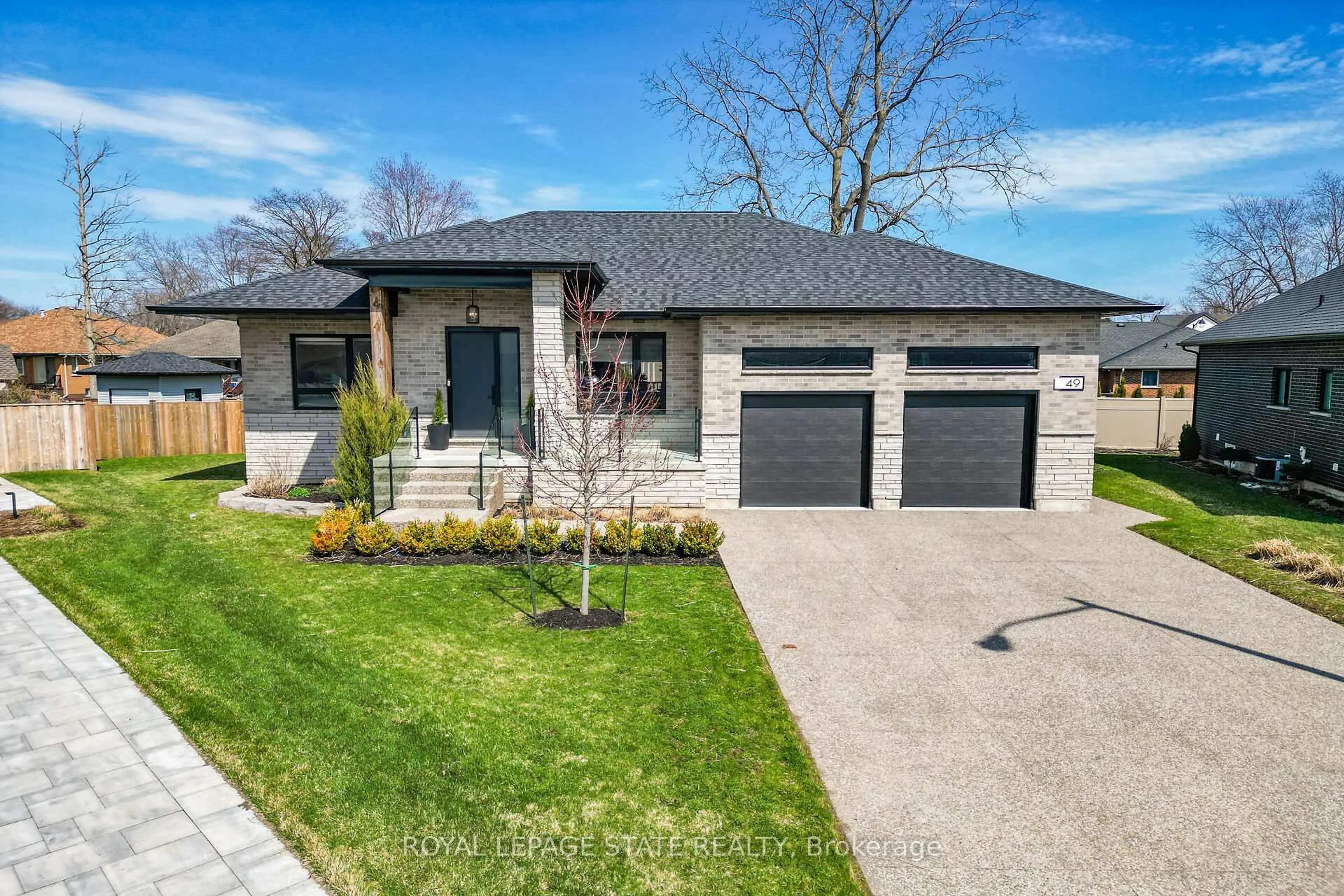 Home with brick exterior material, street for 49 Hickory Crt, Port Colborne Ontario L3K 0B2