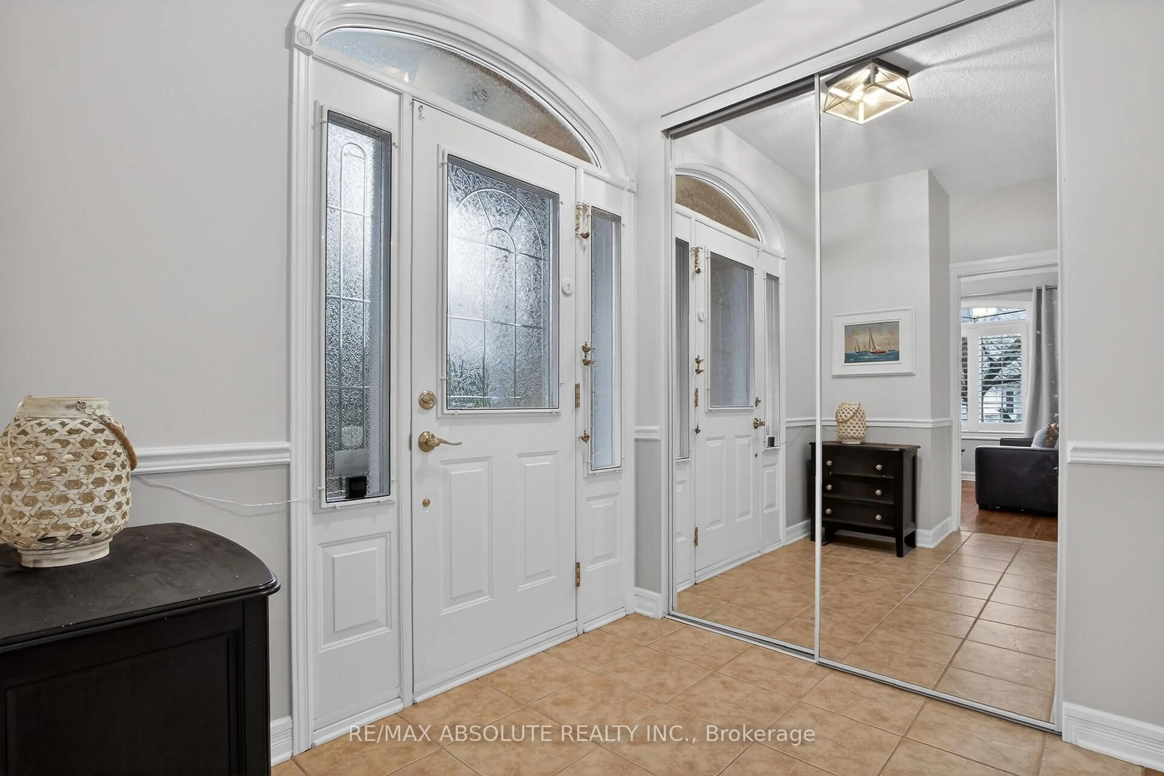 Indoor entryway for 19 Goldora Private, Kanata Ontario K2T 1K8