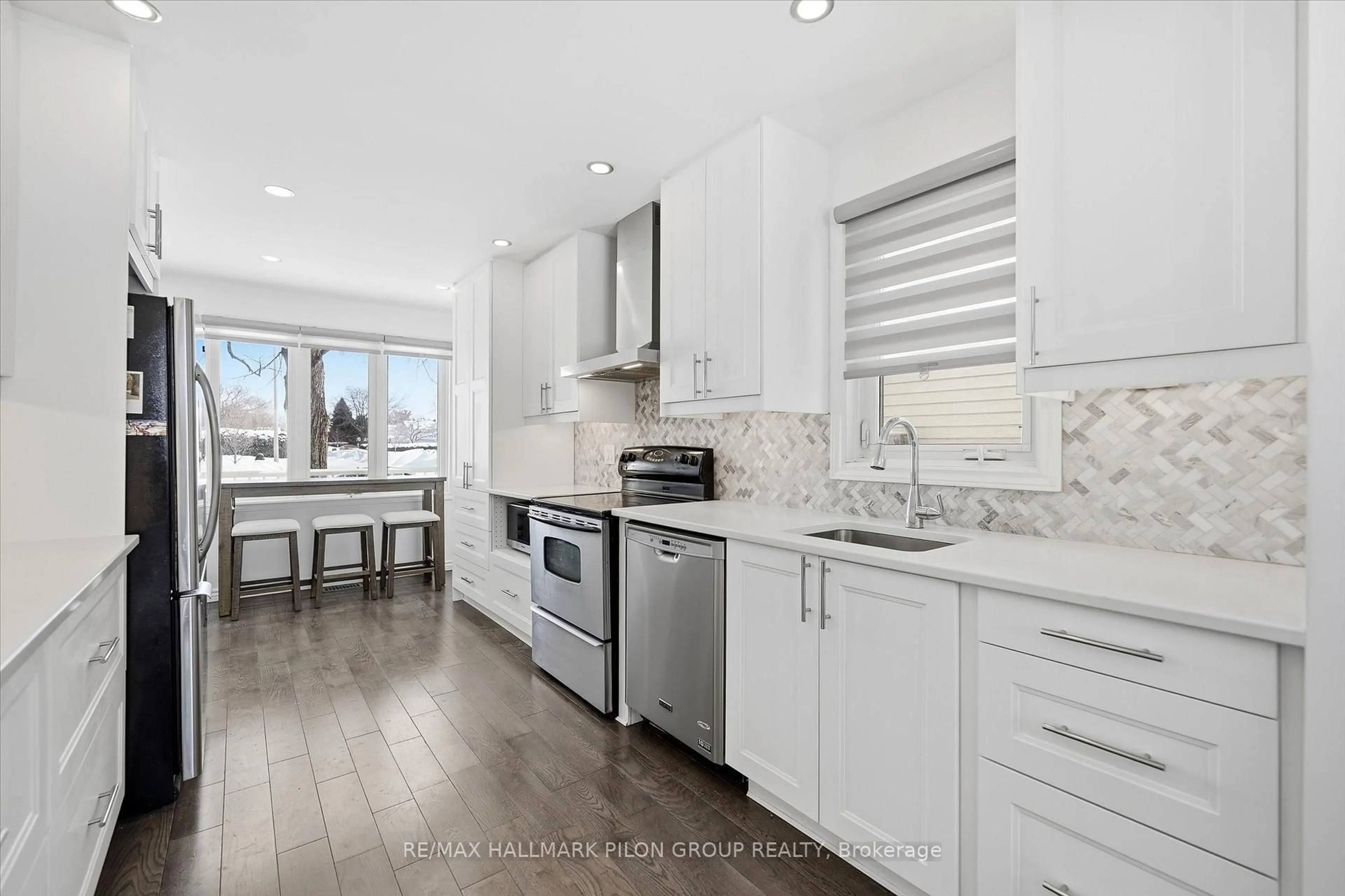 Open concept kitchen, ceramic/tile floor for 284 Mceachern Cres, Orleans Ontario K1E 3K3