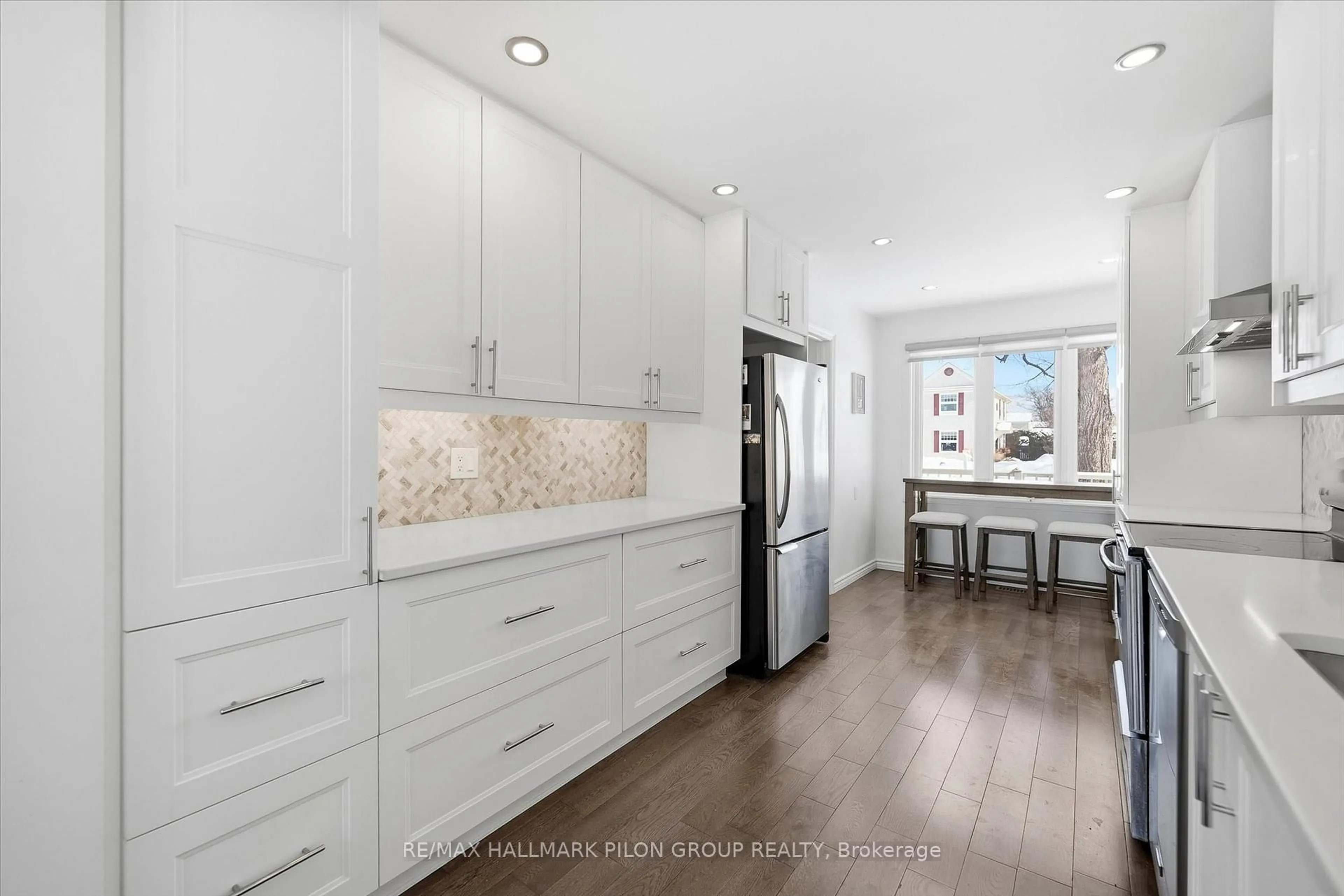 Open concept kitchen, unknown for 284 Mceachern Cres, Orleans Ontario K1E 3K3