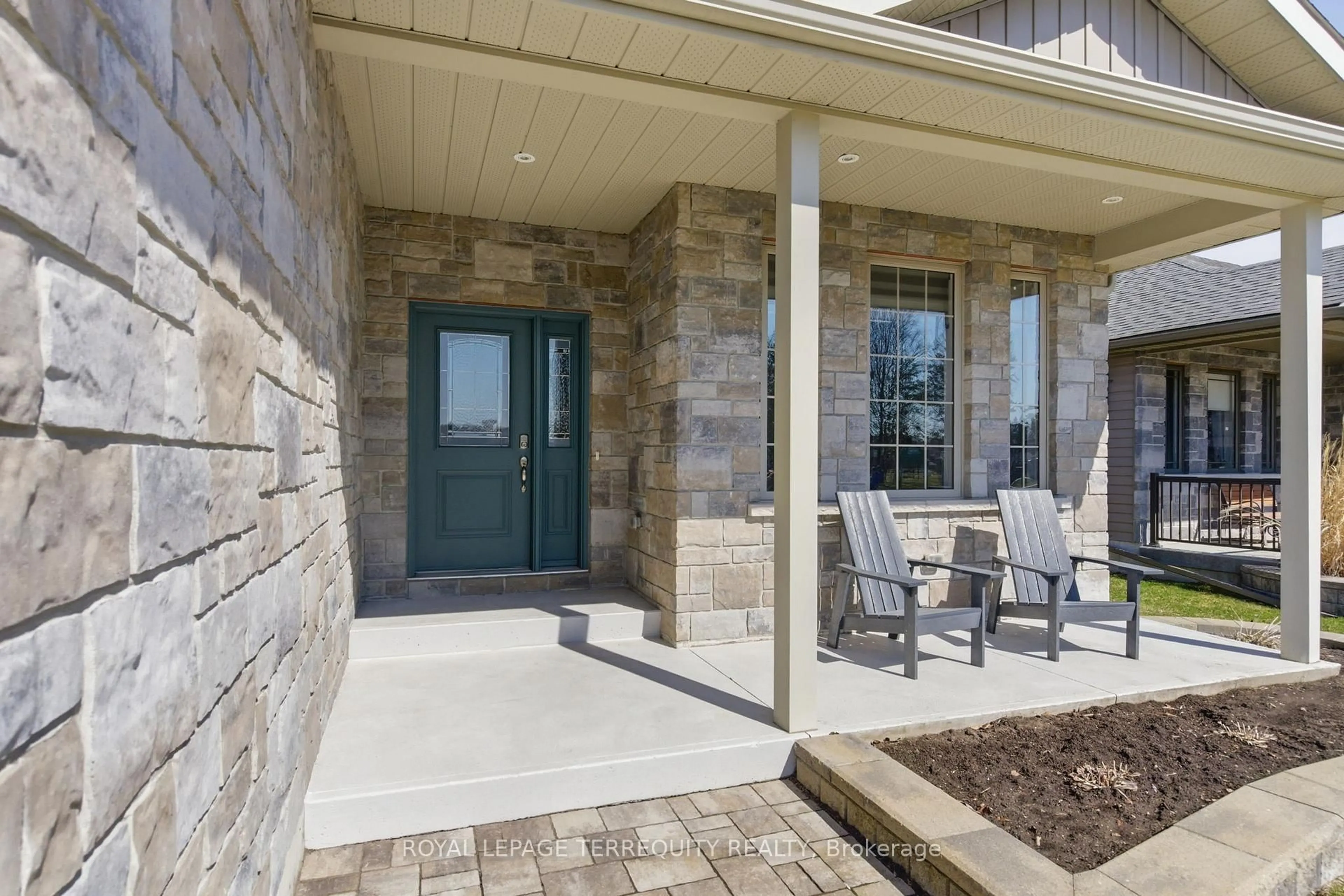 Unknown for 32 Birchmount St, Quinte West Ontario K8V 0C6