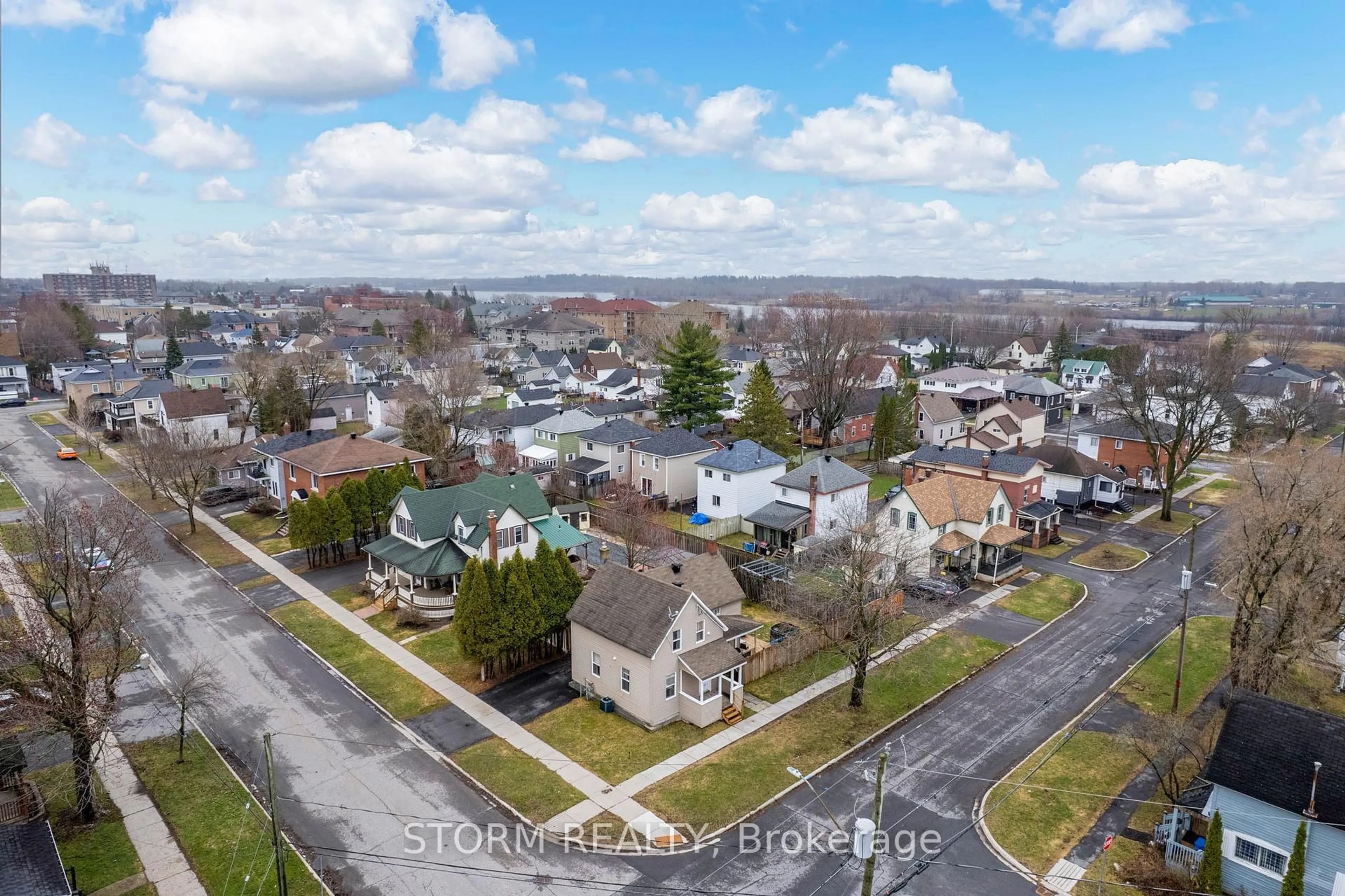 A pic from outside/outdoor area/front of a property/back of a property/a pic from drone, street for 45 Seymour Ave, Cornwall Ontario K6J 4M3