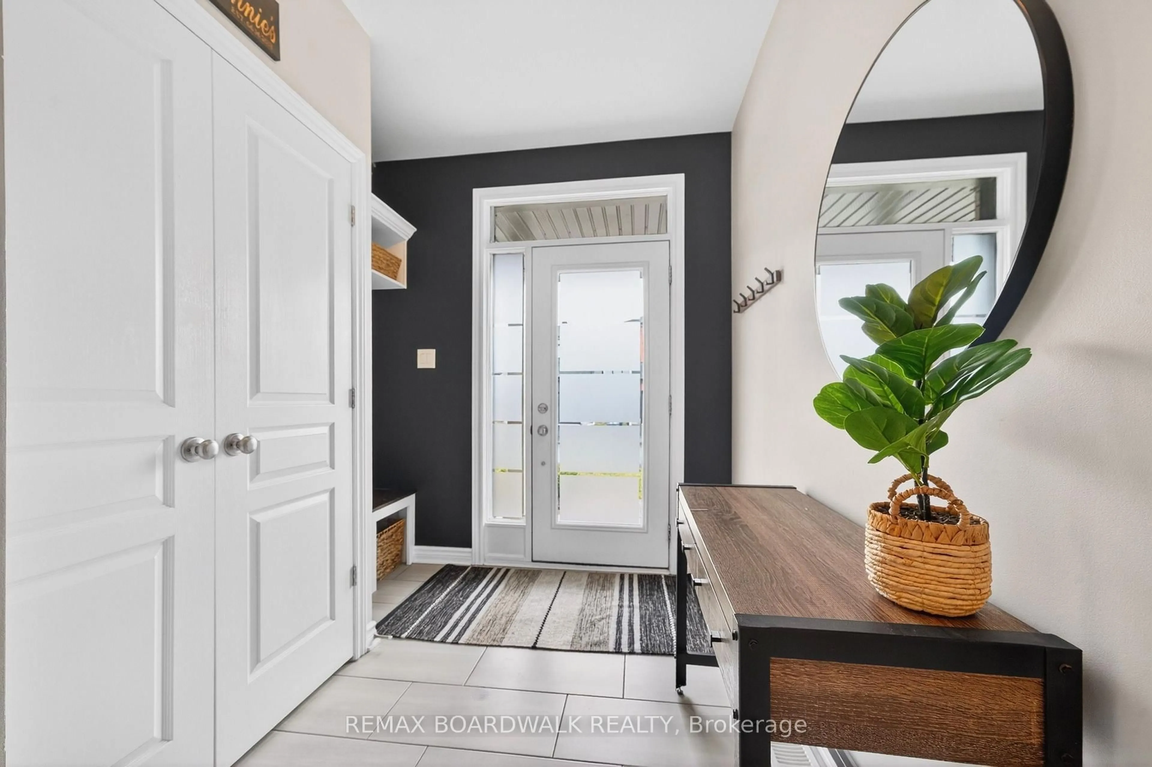 Indoor entryway for 38 Thunderbolt St, Ottawa Ontario K2V 0L9