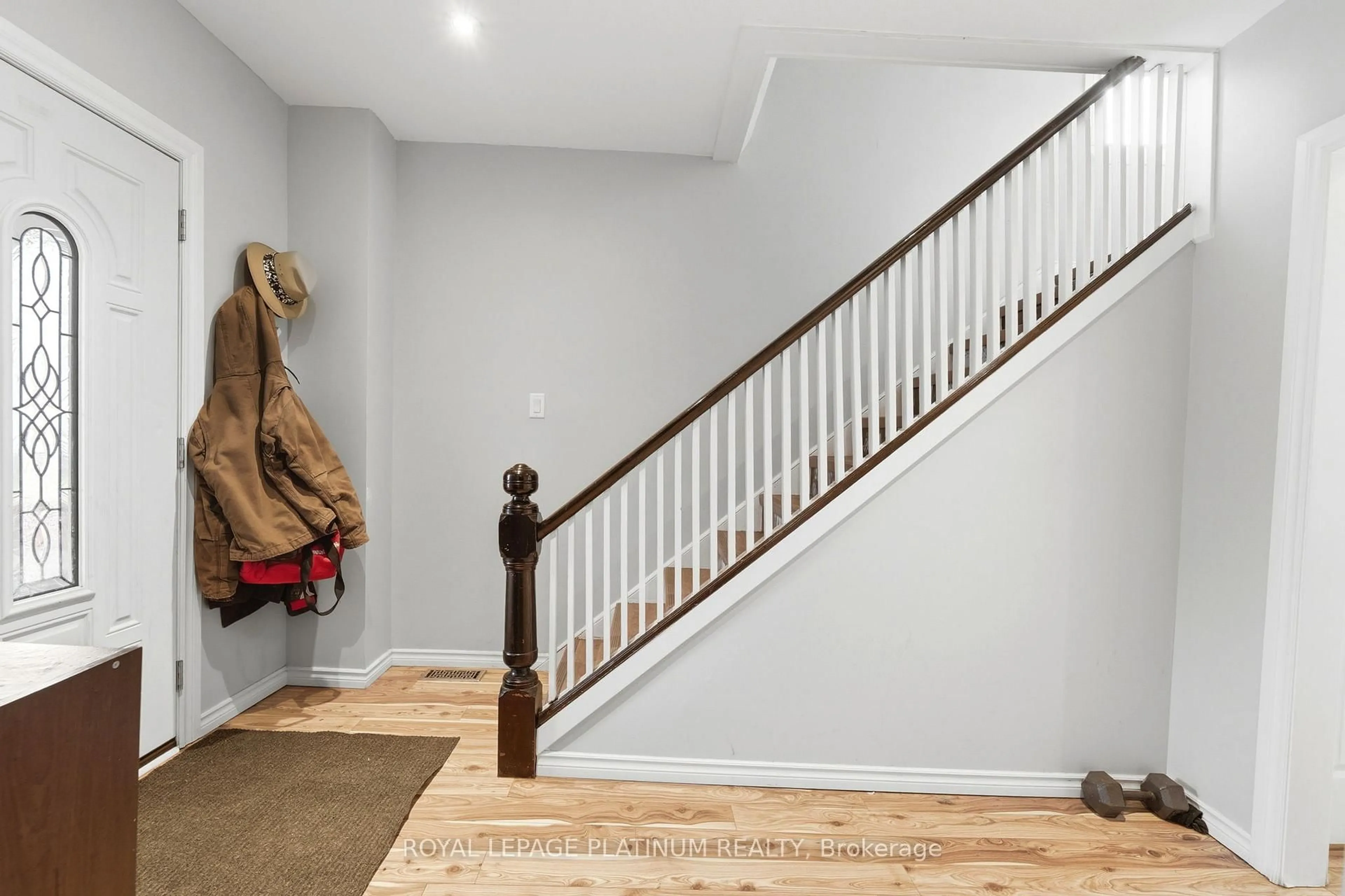 Unknown for 99 ROBINS Ave, Hamilton Ontario L8H 4N5