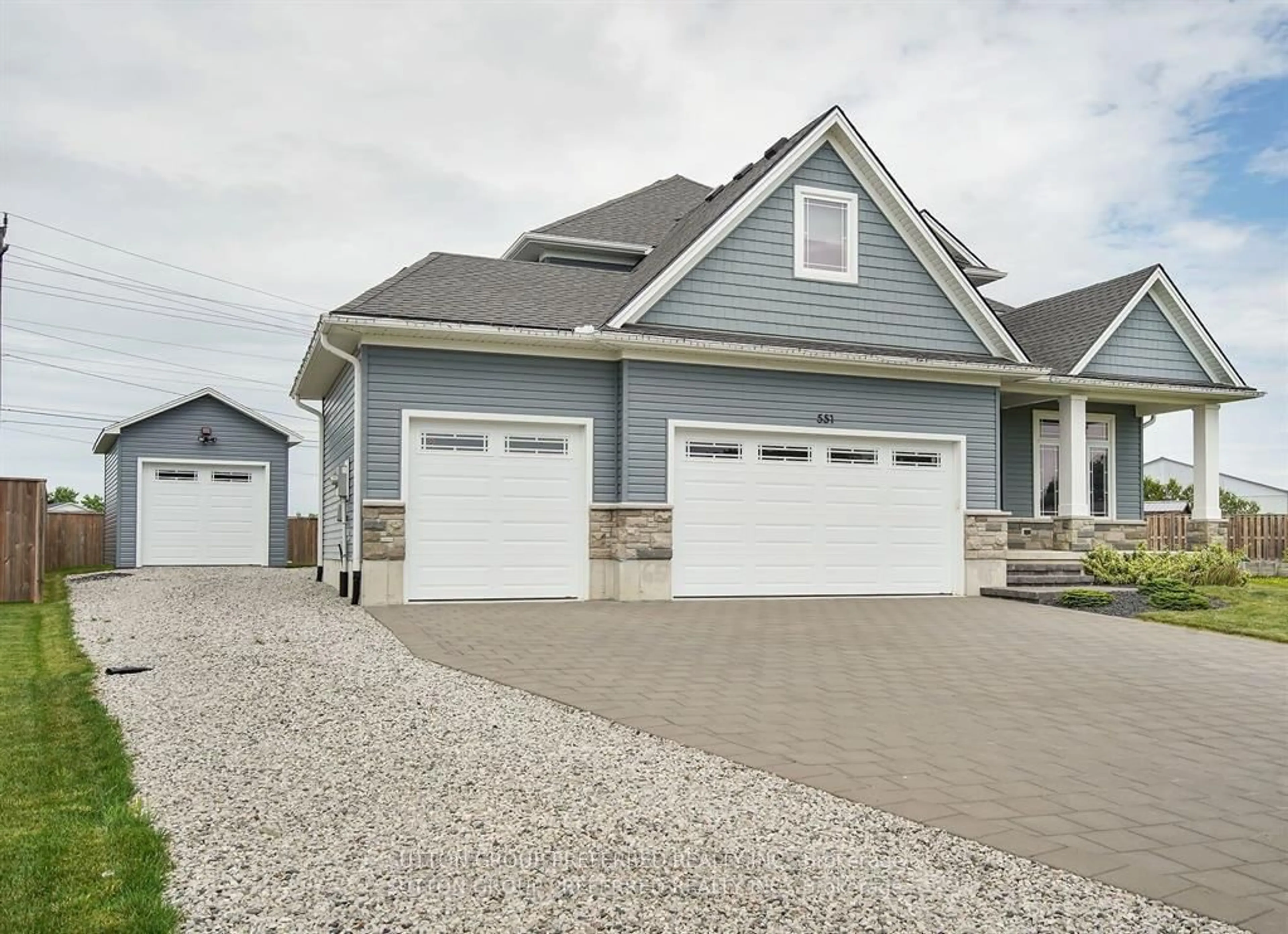 Home with vinyl exterior material, street for 551 Scenic Crt, Warwick Ontario N0M 2S0