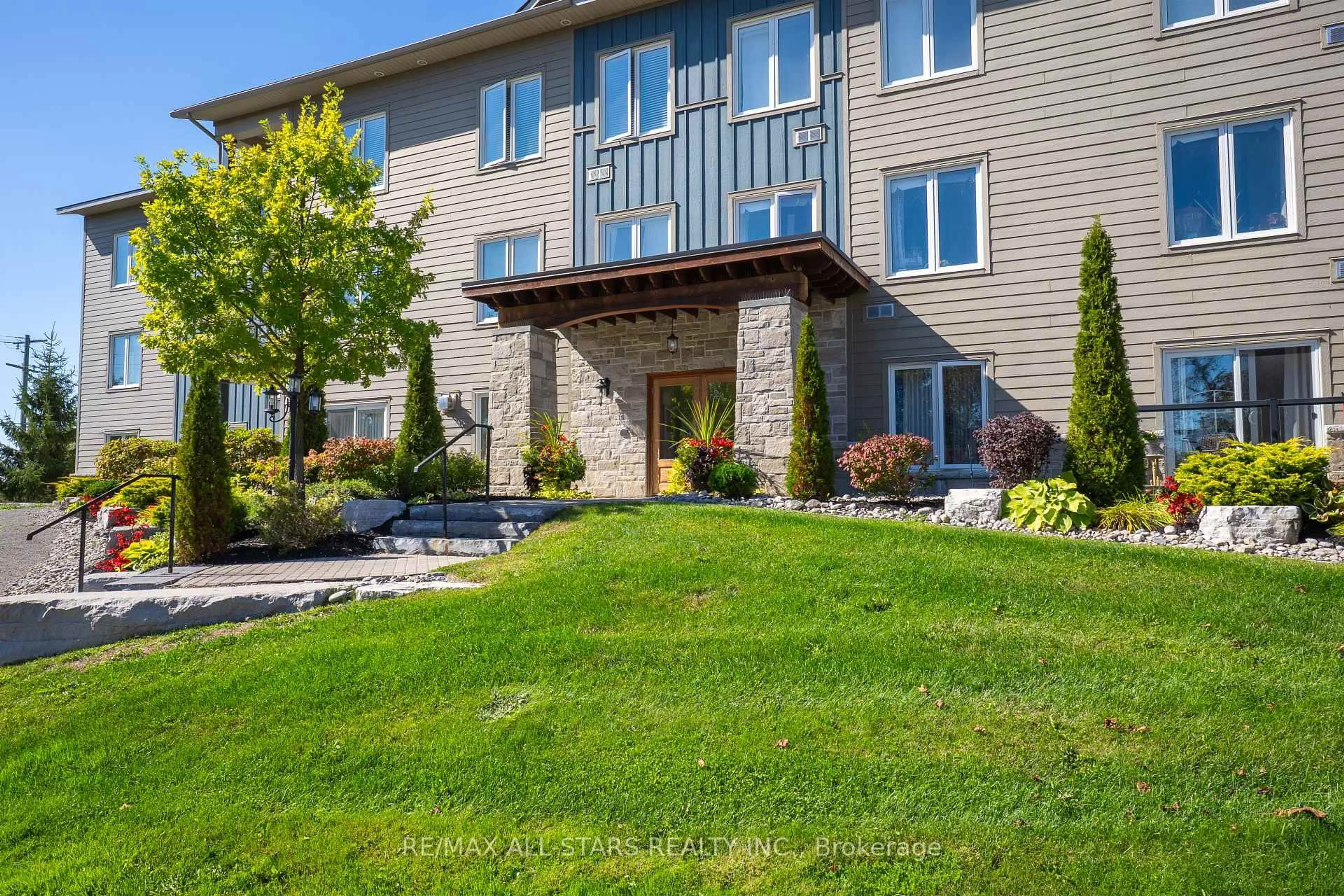 Patio, unknown for 94 Francis St #104, Kawartha Lakes Ontario K0M 1N0