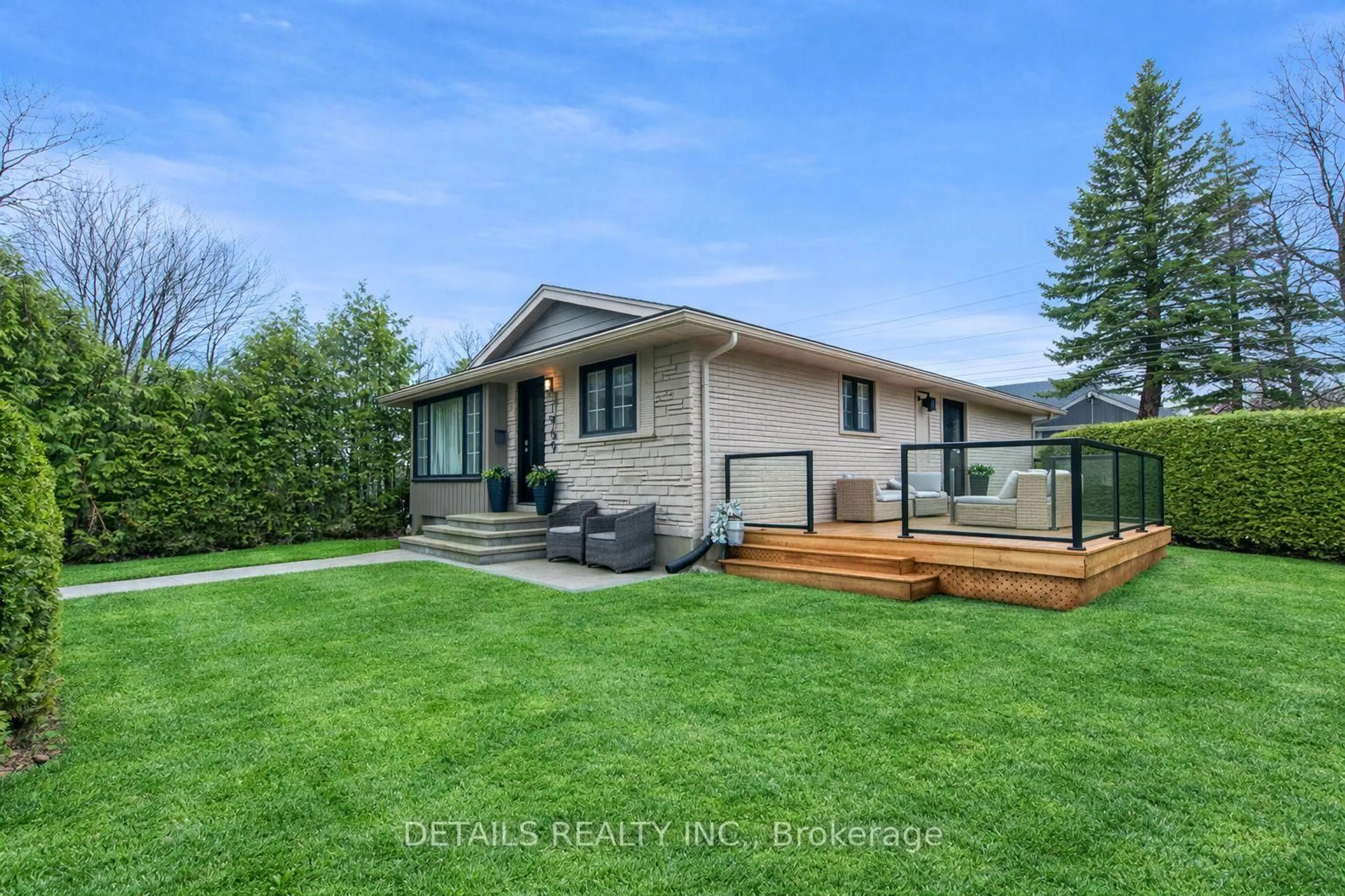 Home with vinyl exterior material, unknown for 1969 Sharel Dr, Ottawa Ontario K1H 6W3