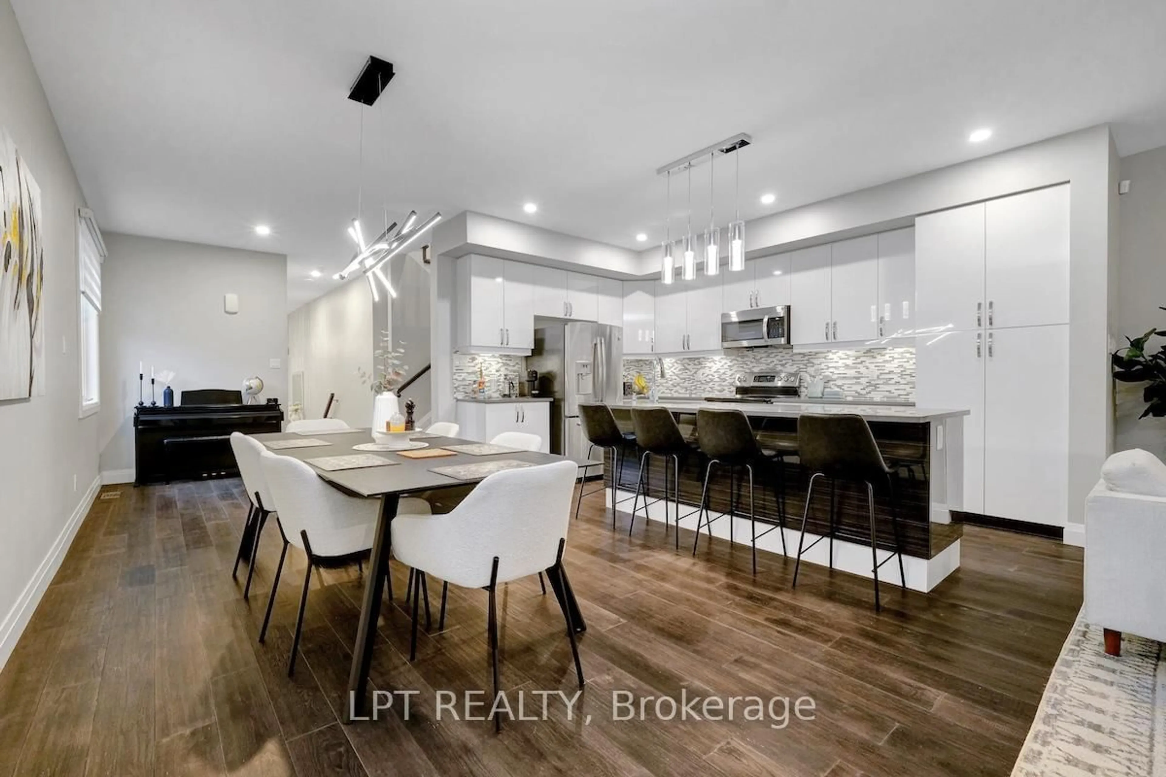 Open concept kitchen, unknown for 319 Glynn Ave, Ottawa Ontario K1K 1R9