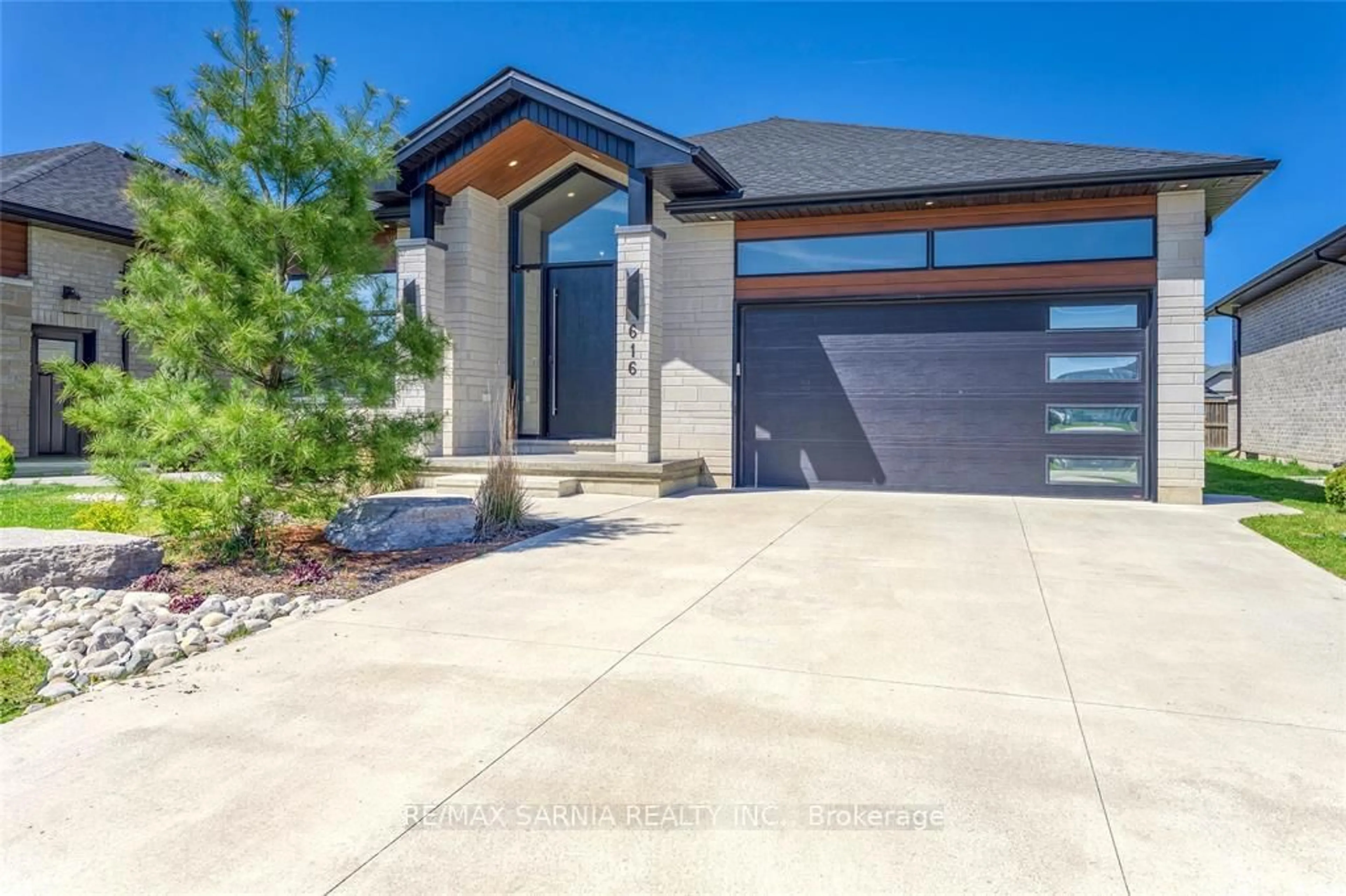 Home with brick exterior material, street for 616 Mead Crt, Sarnia Ontario N7W 0B5