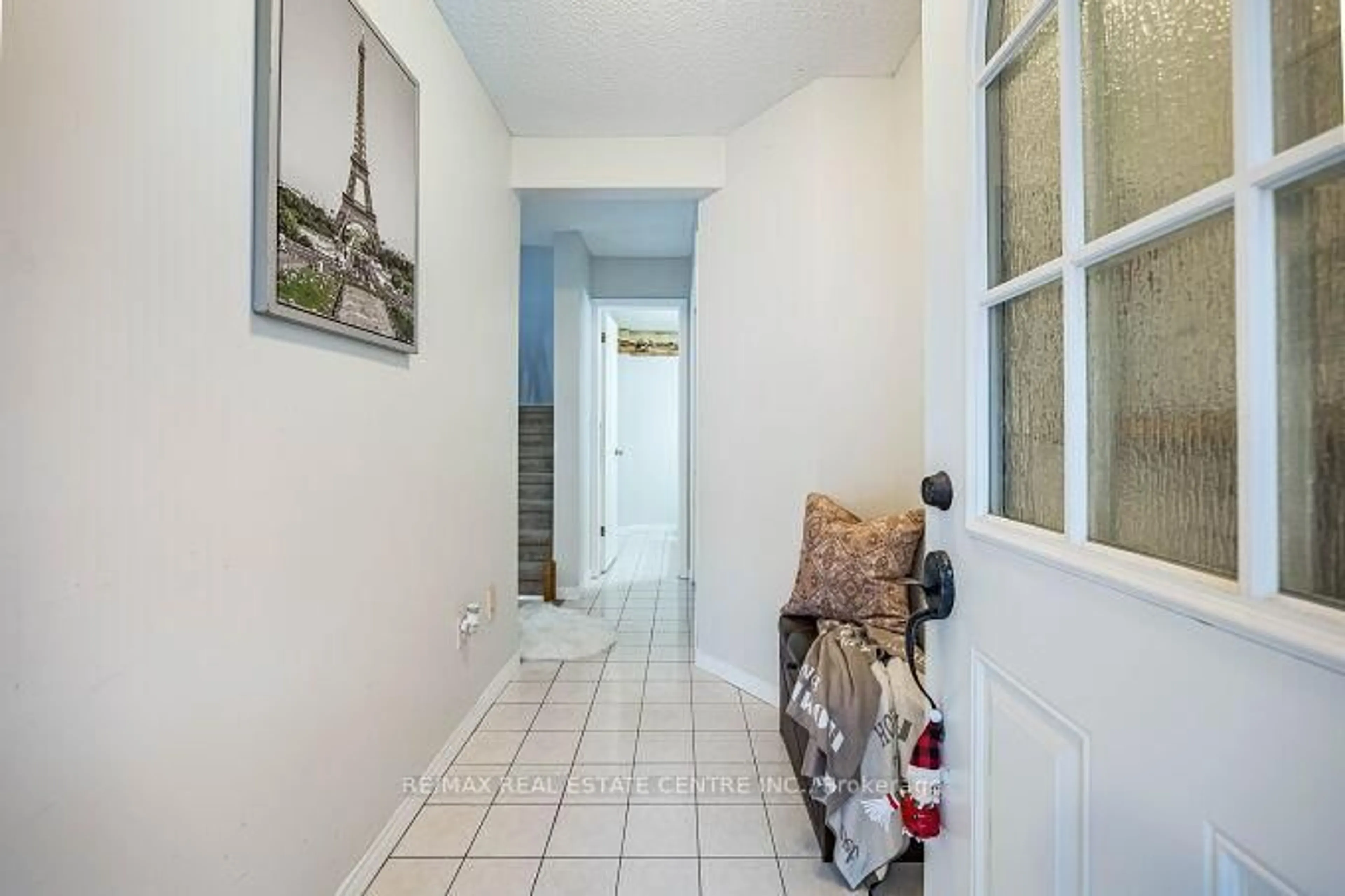 Indoor entryway for 941 Gordon St #59, Guelph Ontario N1G 4R9