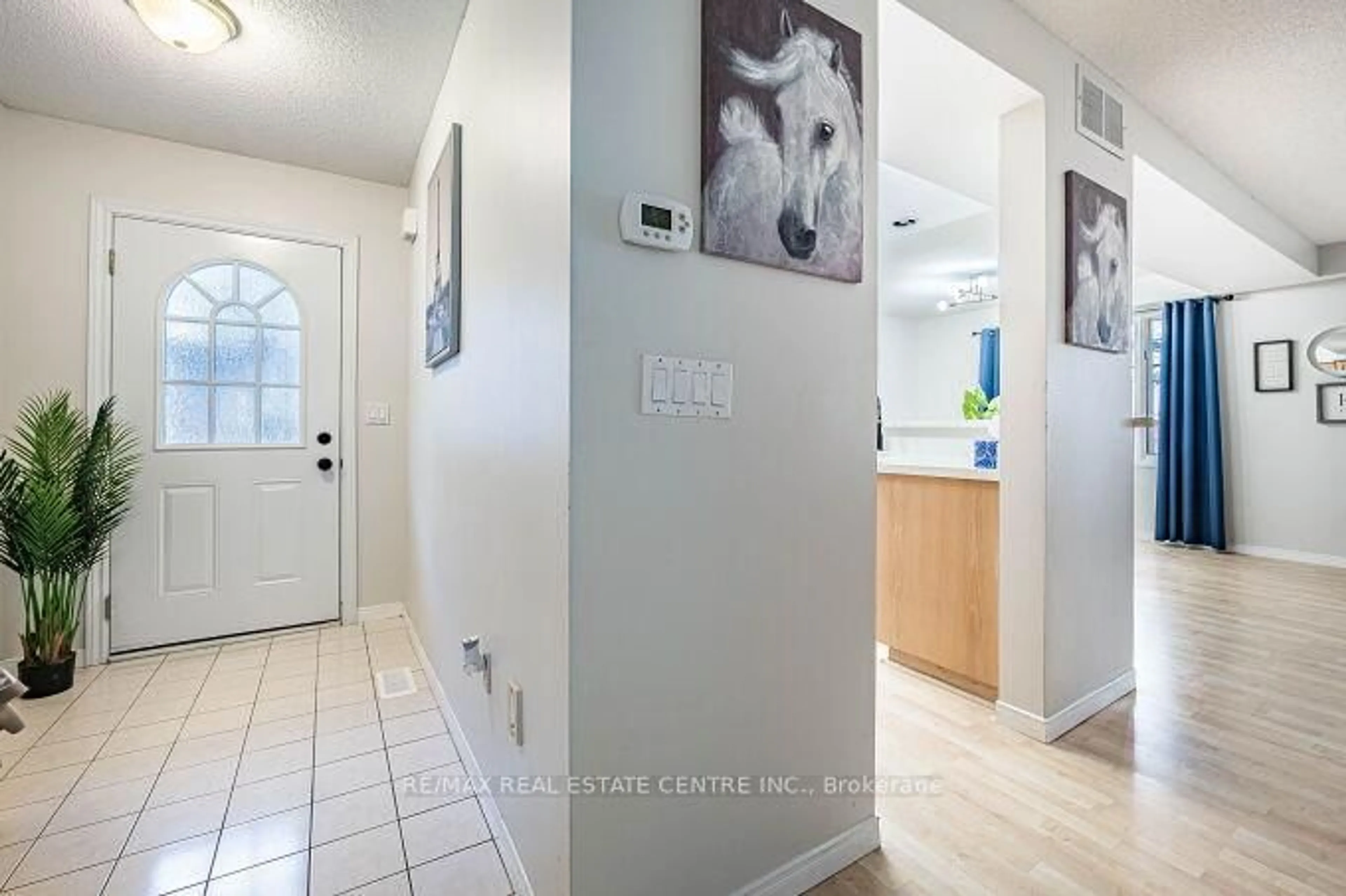 Indoor entryway for 941 Gordon St #59, Guelph Ontario N1G 4R9