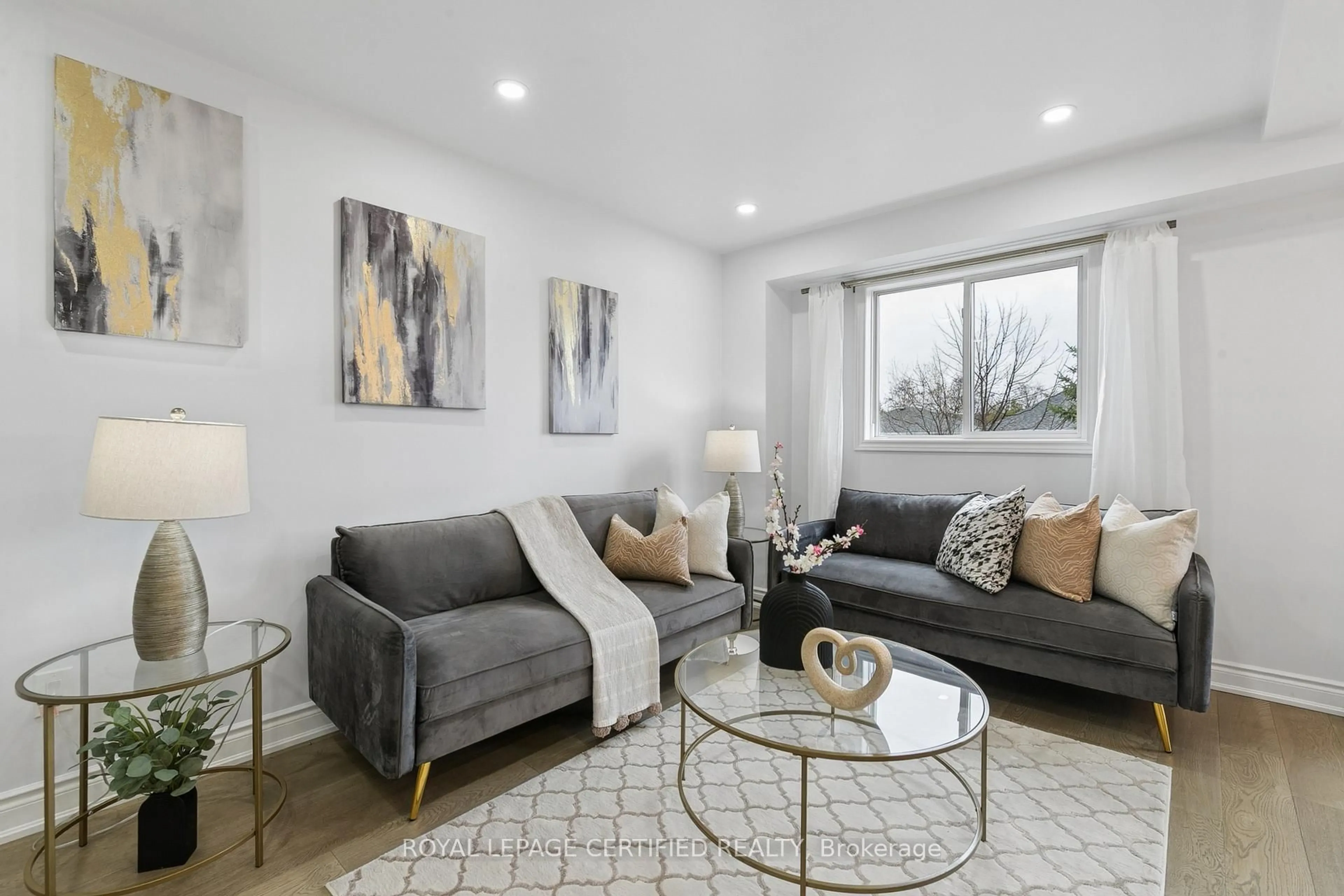 Living room with furniture, unknown for 22 Golden Terrace Crt, Kitchener Ontario N2N 3L2