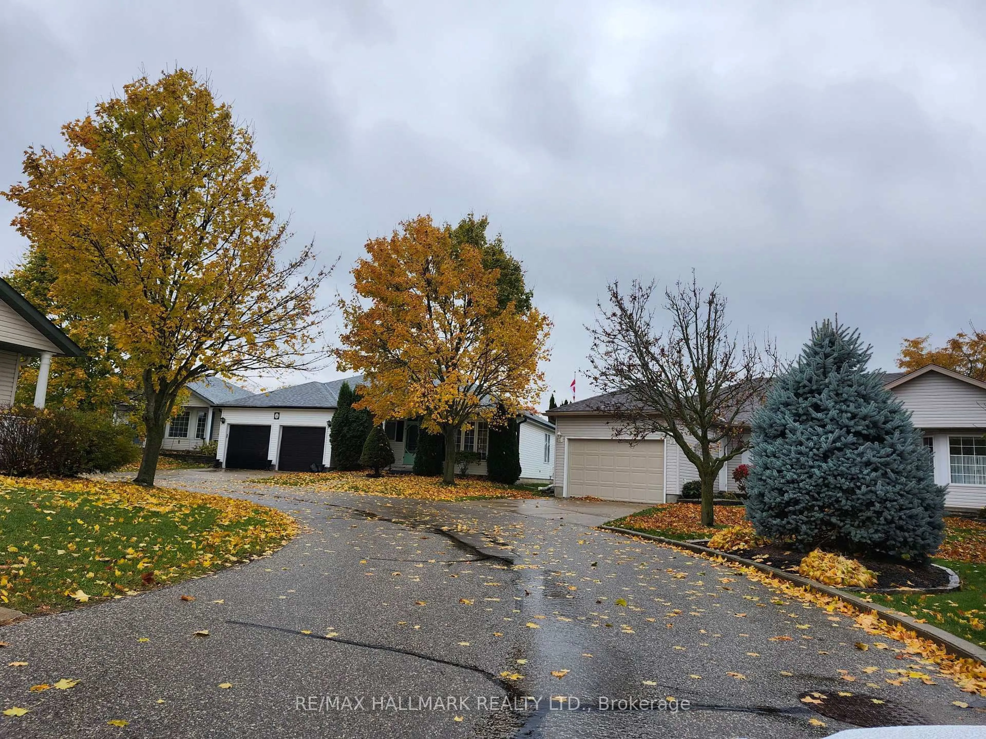 A pic from outside/outdoor area/front of a property/back of a property/a pic from drone, street for 8 Greenfield Pl, Wilmot Ontario N3A 2G6