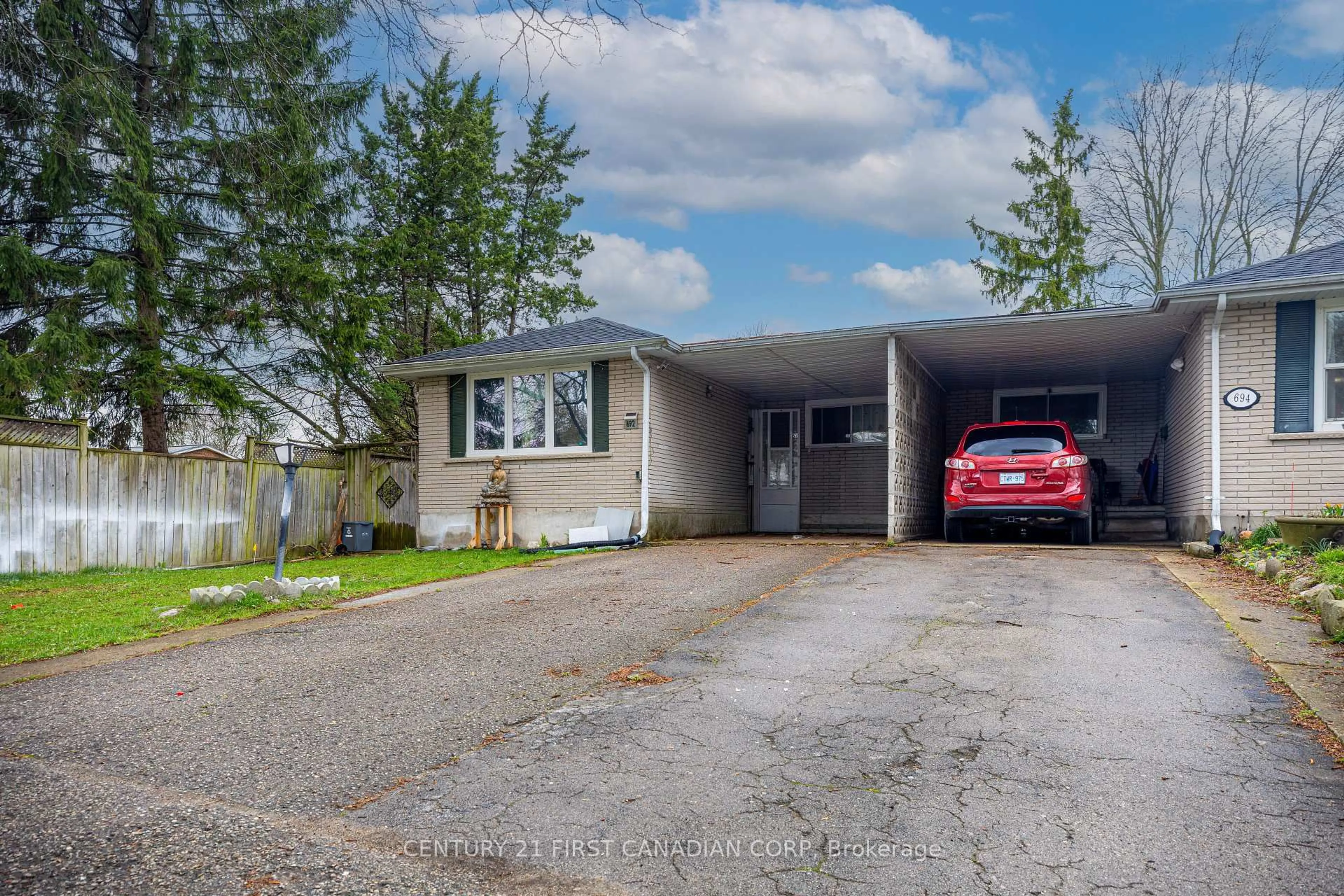 Unknown for 692 Sevilla Park Pl, London East Ontario N5Y 4J1