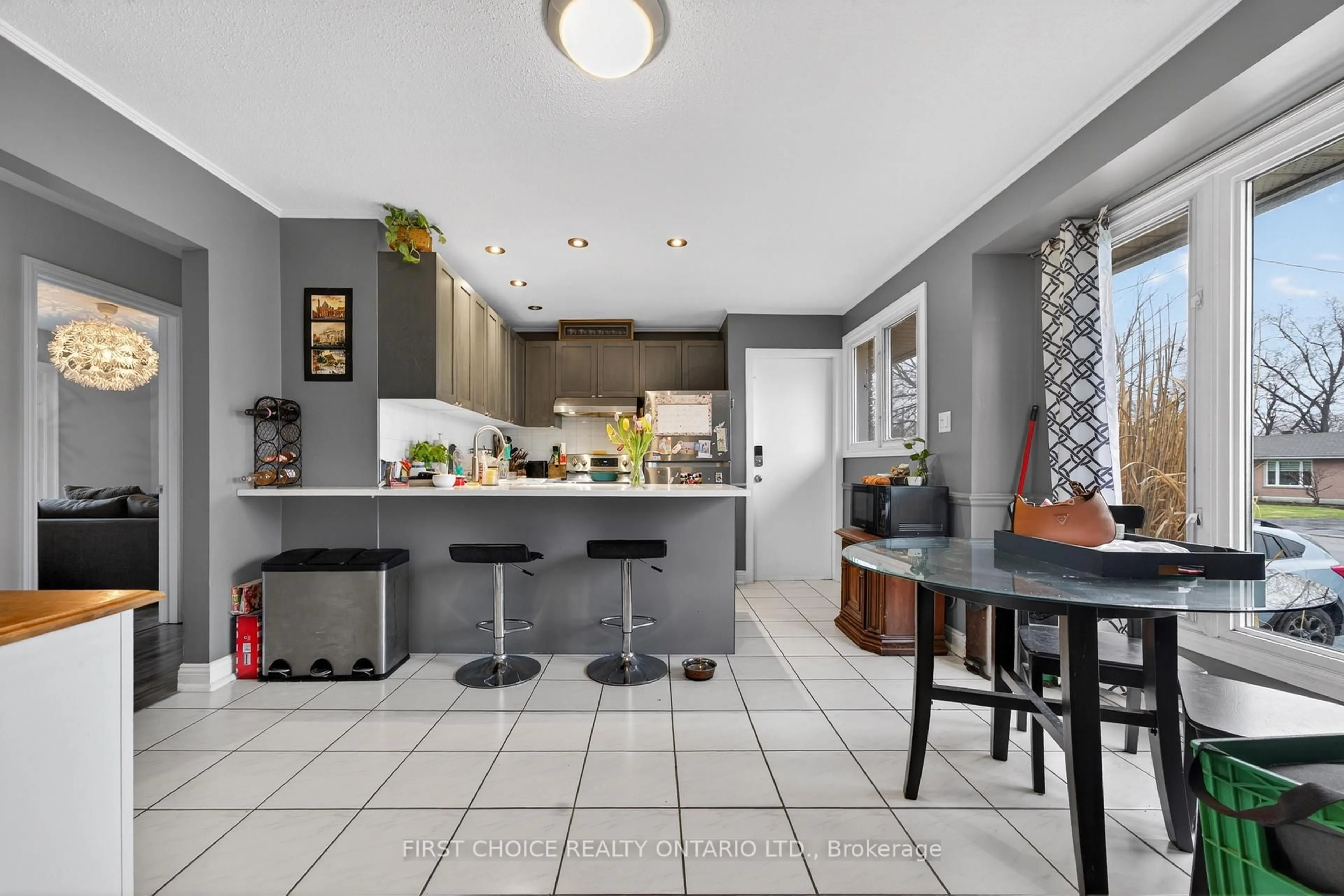Contemporary kitchen, ceramic/tile floor for 1307 Aurele St, Ottawa Ontario K1B 3L4