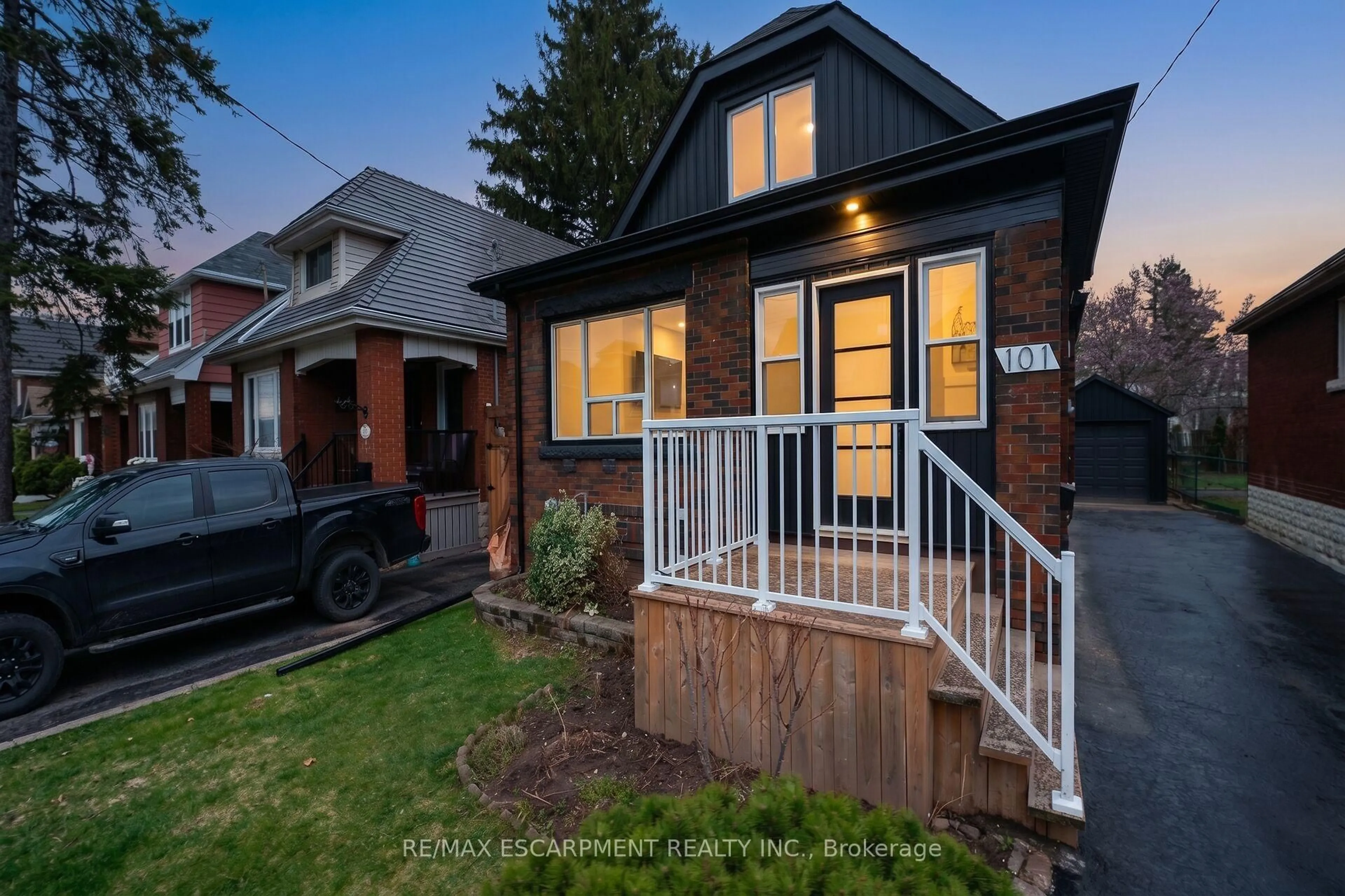 Home with brick exterior material, street for 101 Houghton Ave, Hamilton Ontario L8K 2M9