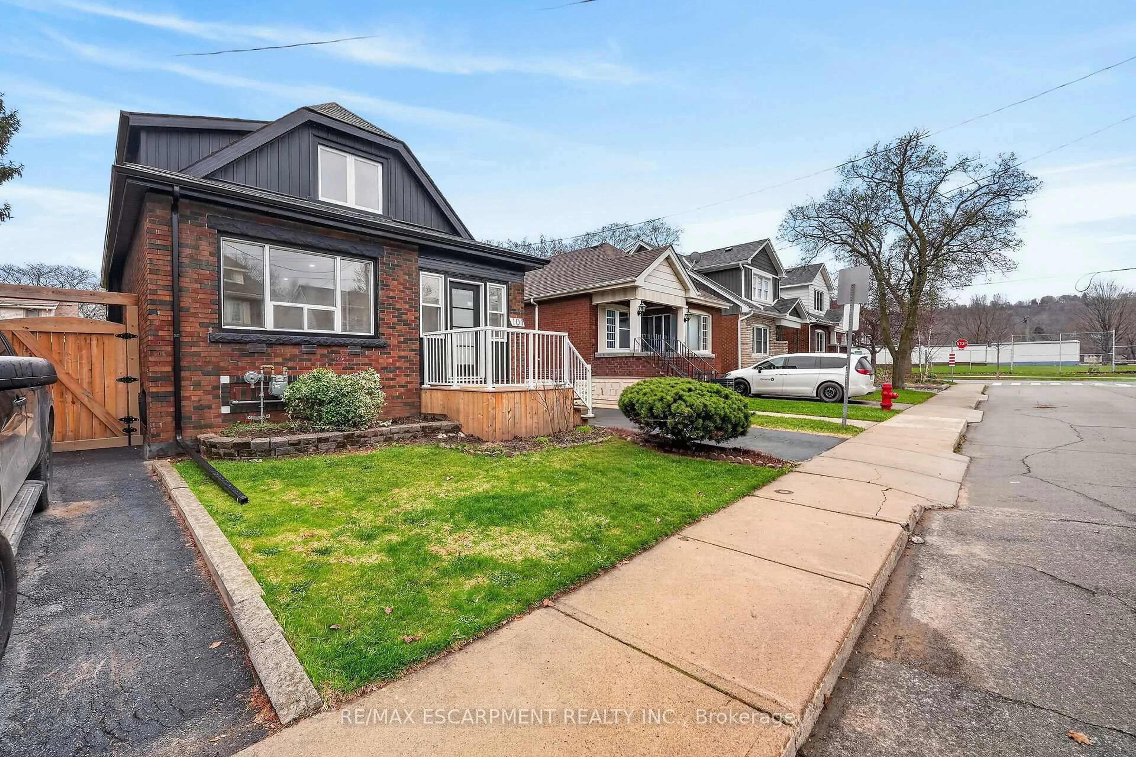 Home with brick exterior material, street for 101 Houghton Ave, Hamilton Ontario L8K 2M9