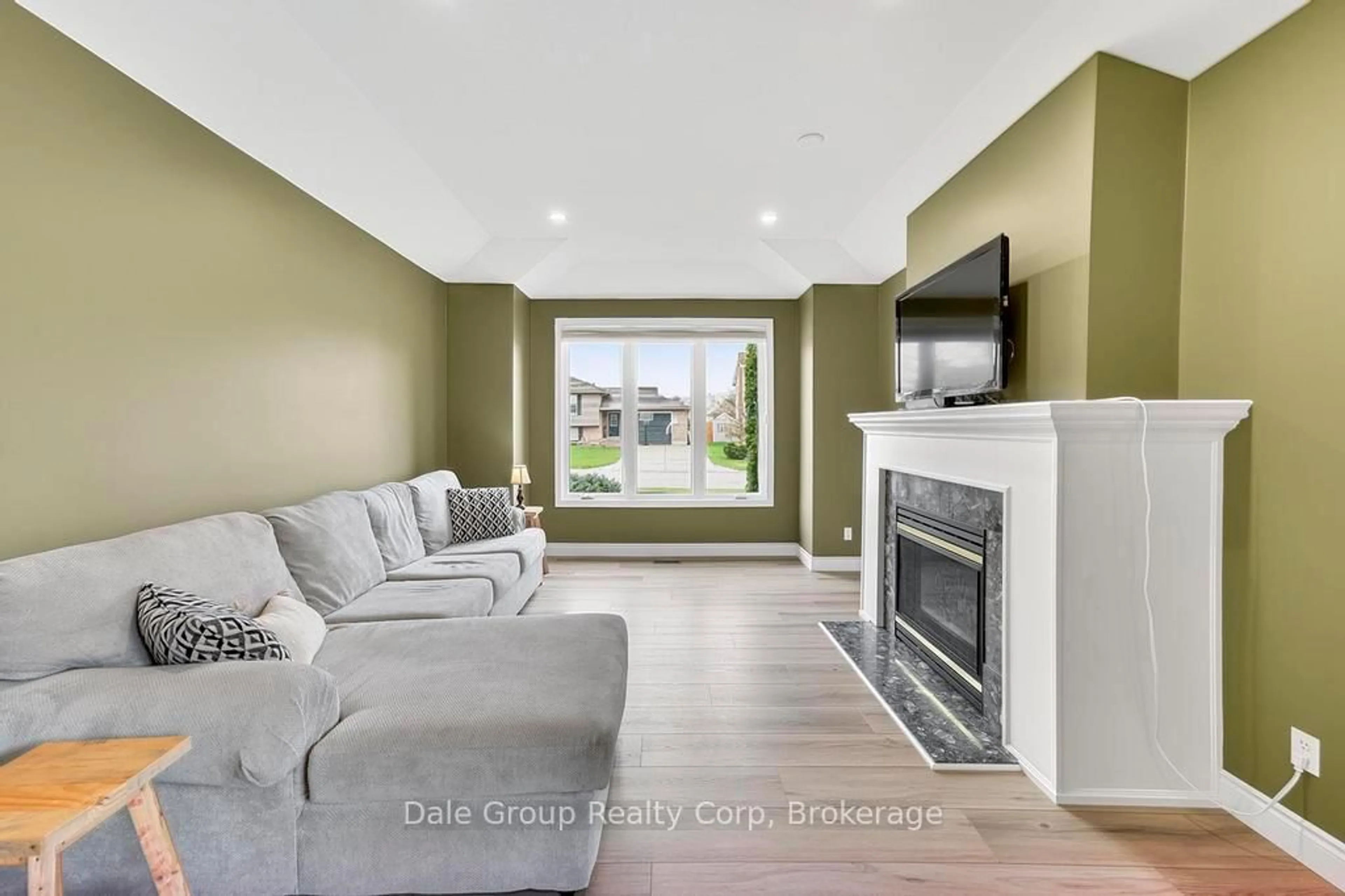 Living room with furniture, unknown for 256 Rivers Blvd, South Huron Ontario N0M 1S1