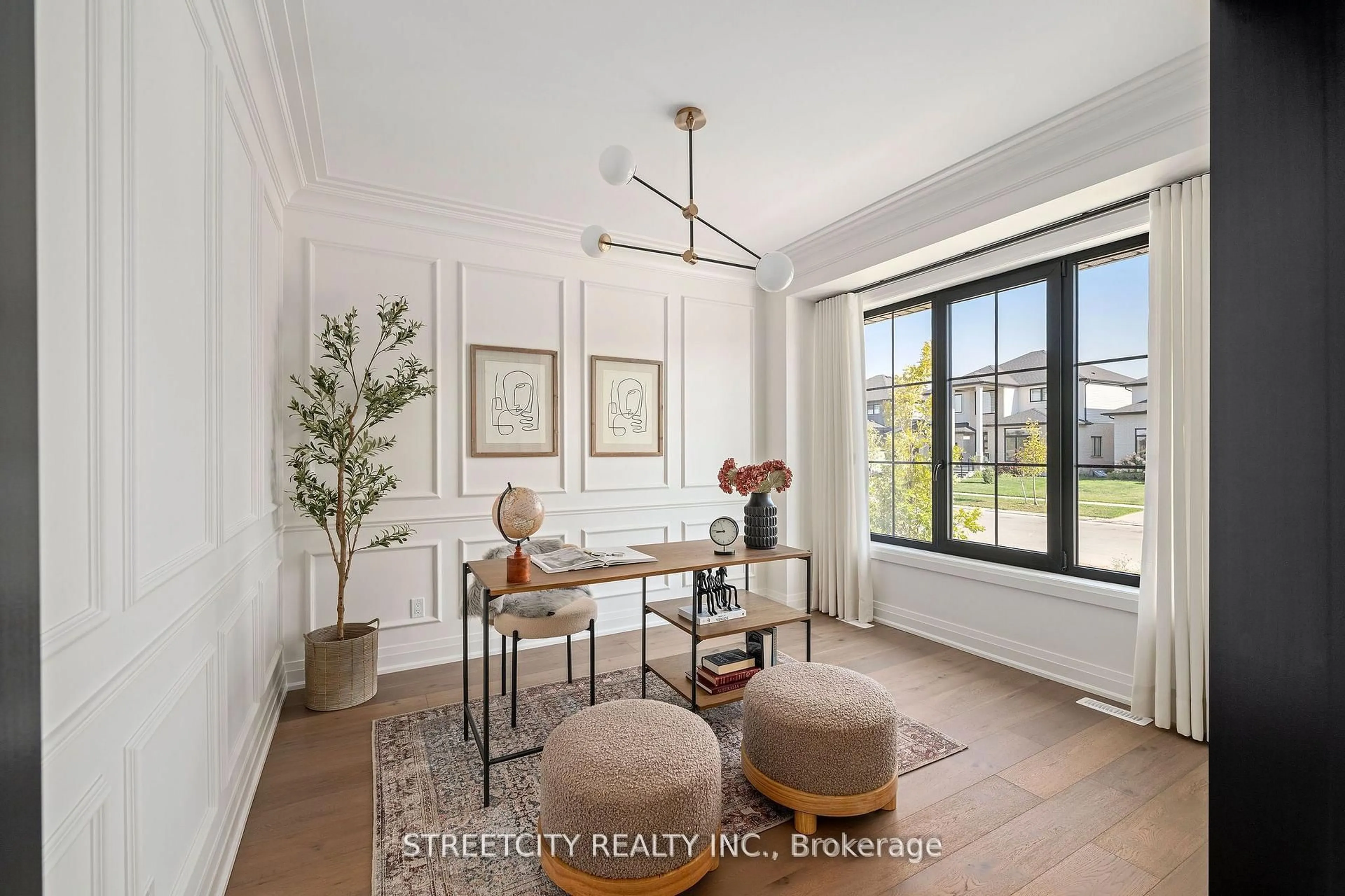 Indoor entryway for 6354 Old Garrison Blvd, London South Ontario N6P 0H3