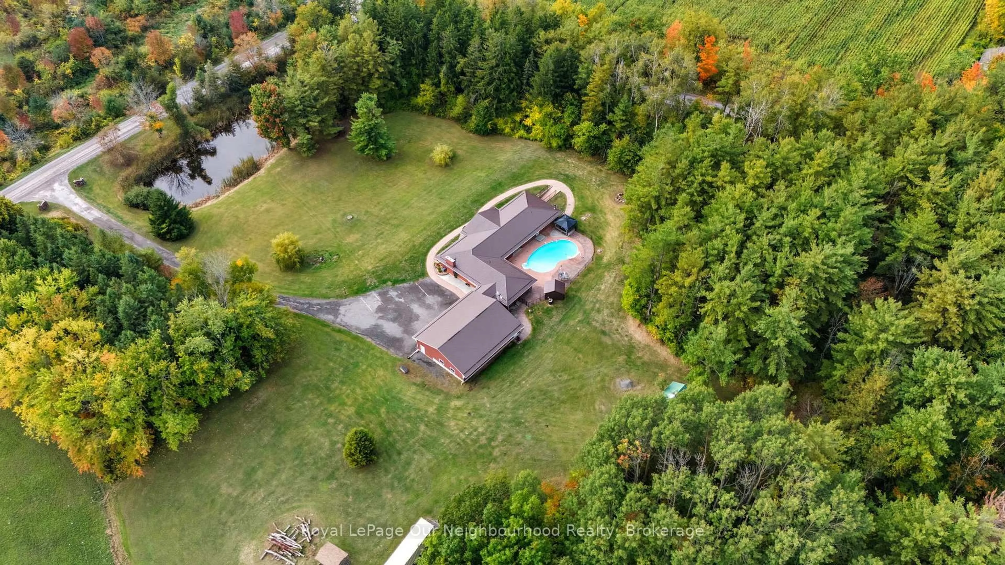 A pic from outside/outdoor area/front of a property/back of a property/a pic from drone, unknown for 211 Langford Dr, Trent Hills Ontario K0K 3K0
