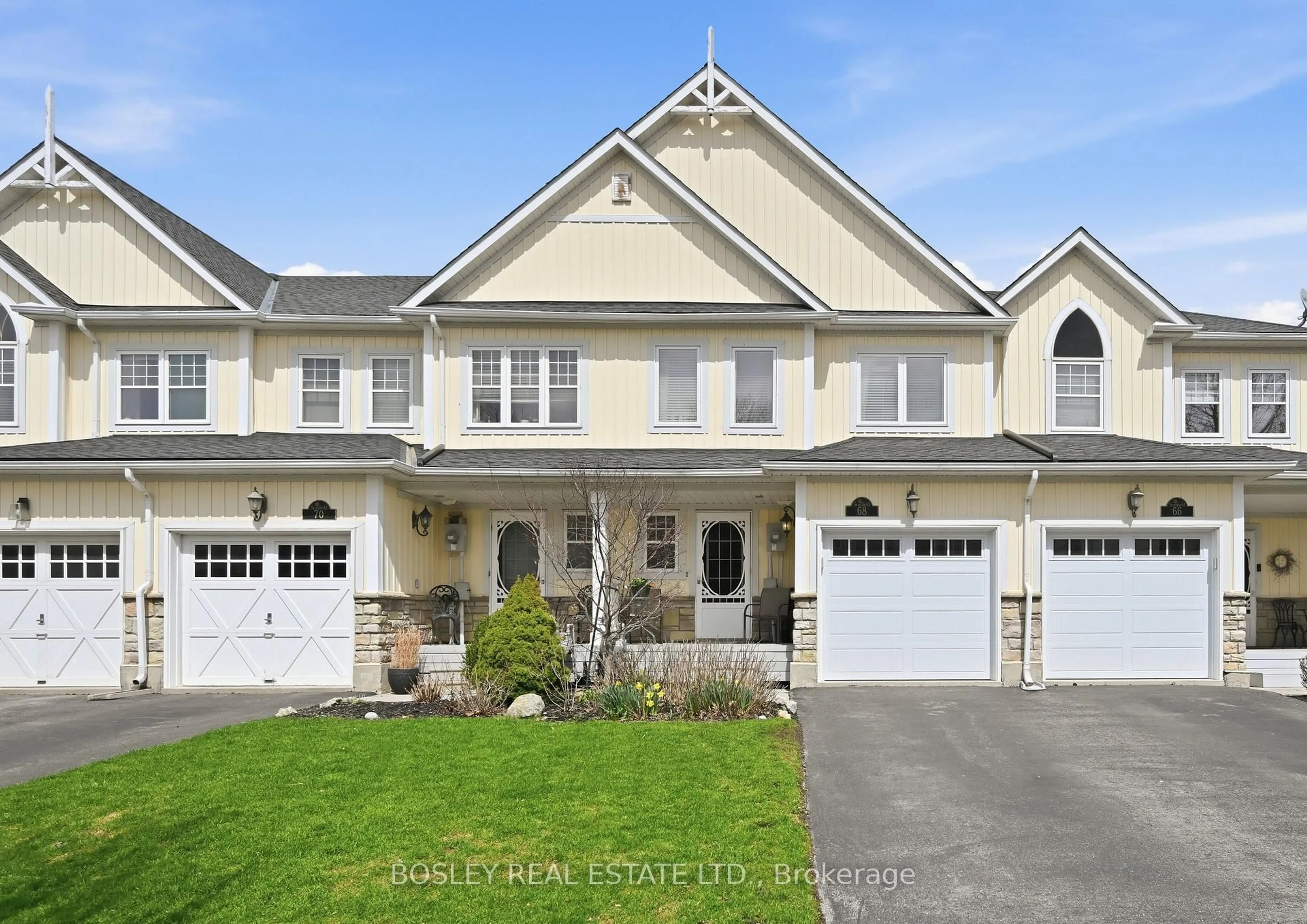 Home with vinyl exterior material, street for 68 Blue Sky Tr, Hamilton Ontario L8B 0X6