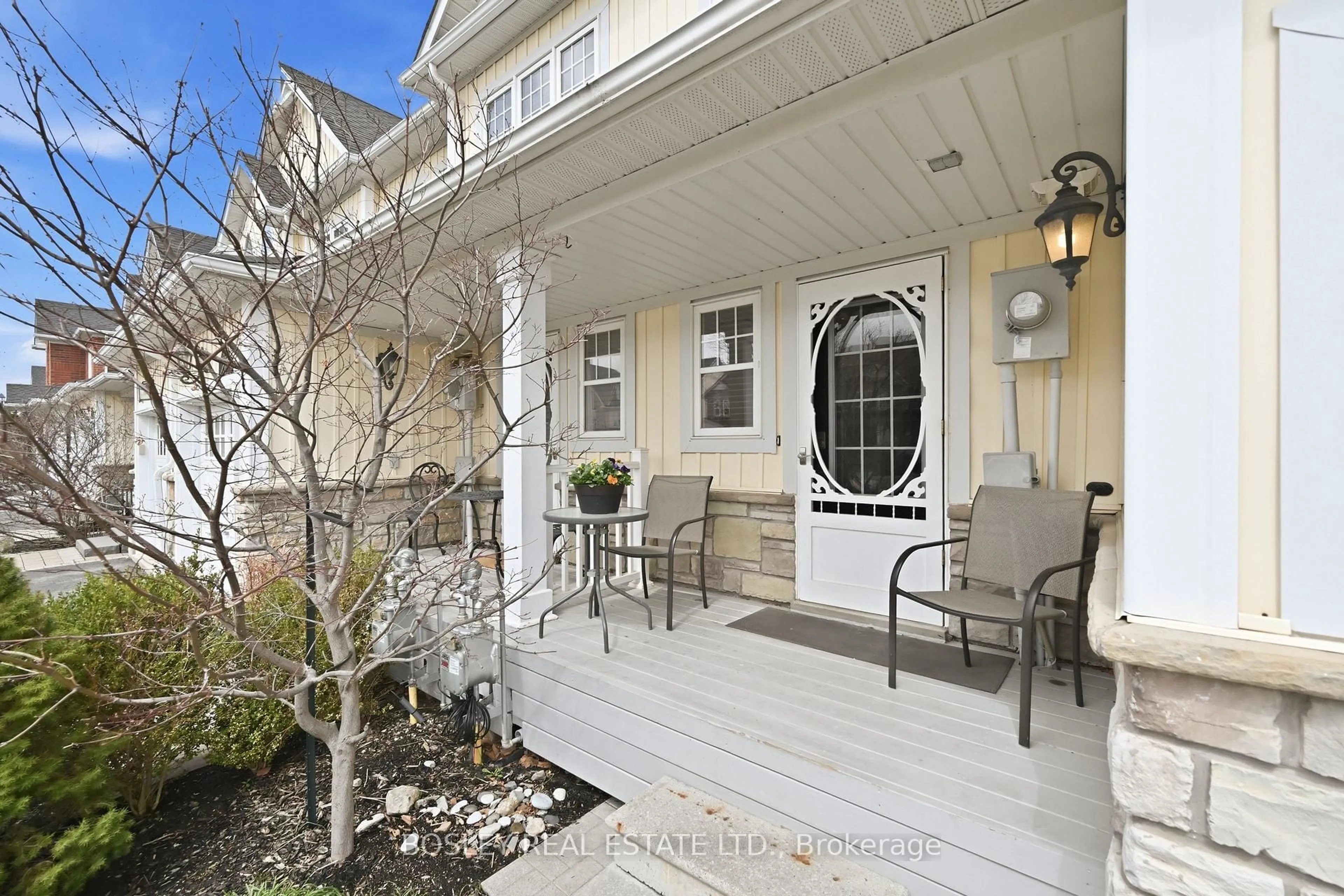 Patio, street for 68 Blue Sky Tr, Hamilton Ontario L8B 0X6