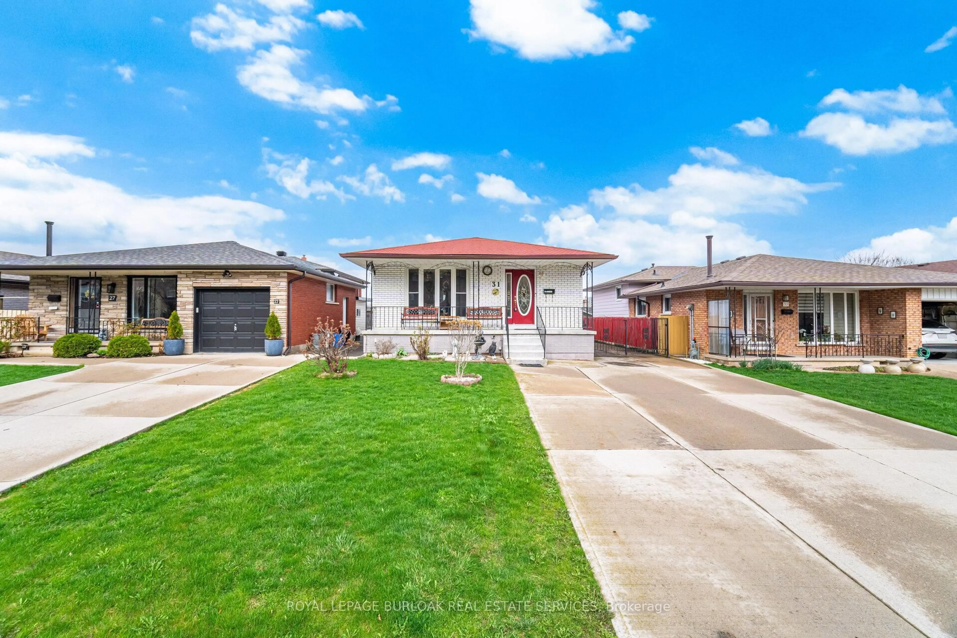 Home with brick exterior material, street for 31 Summercrest Dr, Hamilton Ontario L8K 6G5